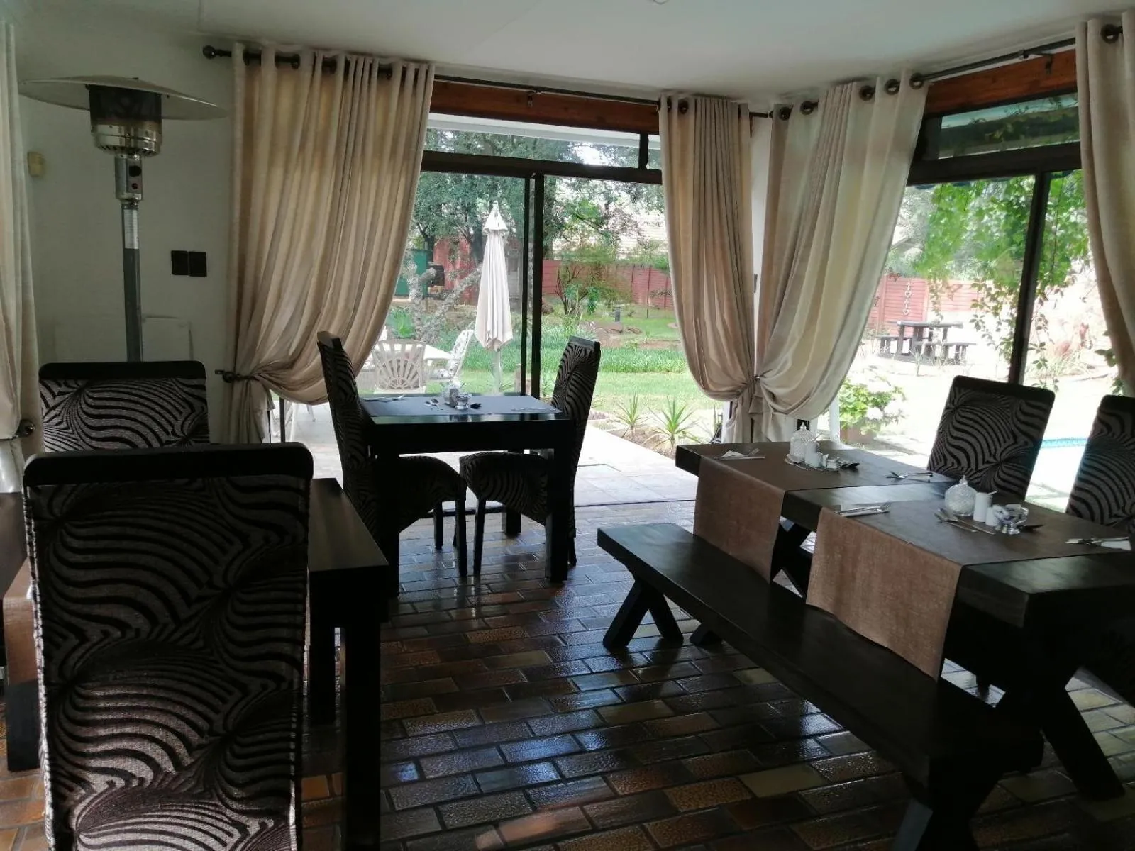 Dining area in Azrielle Guesthouse