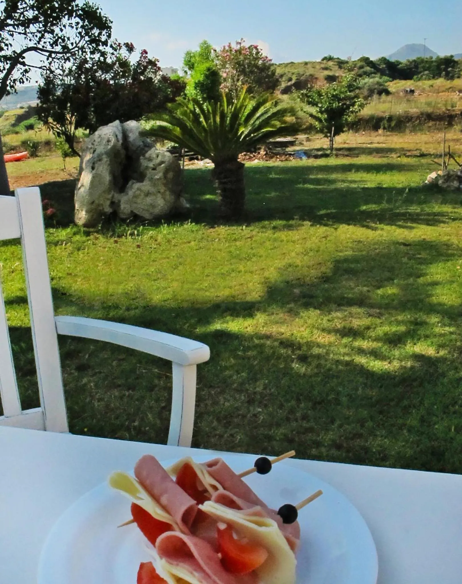 Garden in Arodamos Studios & Apts