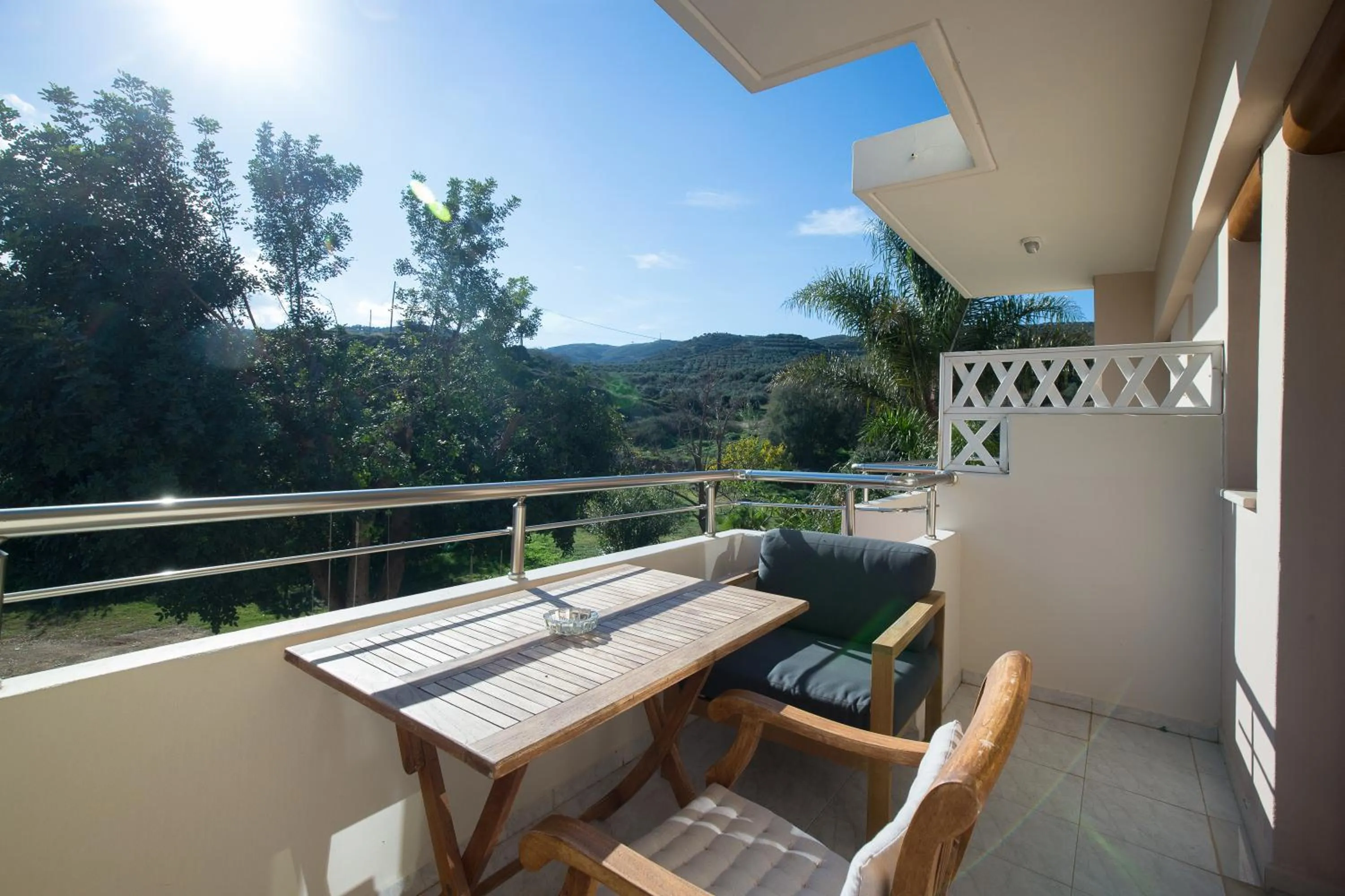 Day in Arodamos Studios & Apts