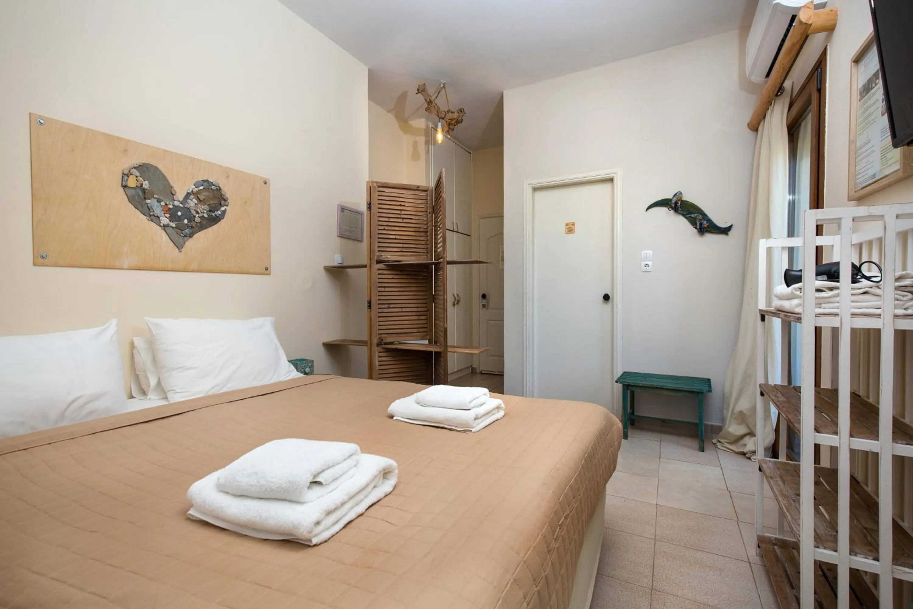 Bed in Arodamos Studios & Apts