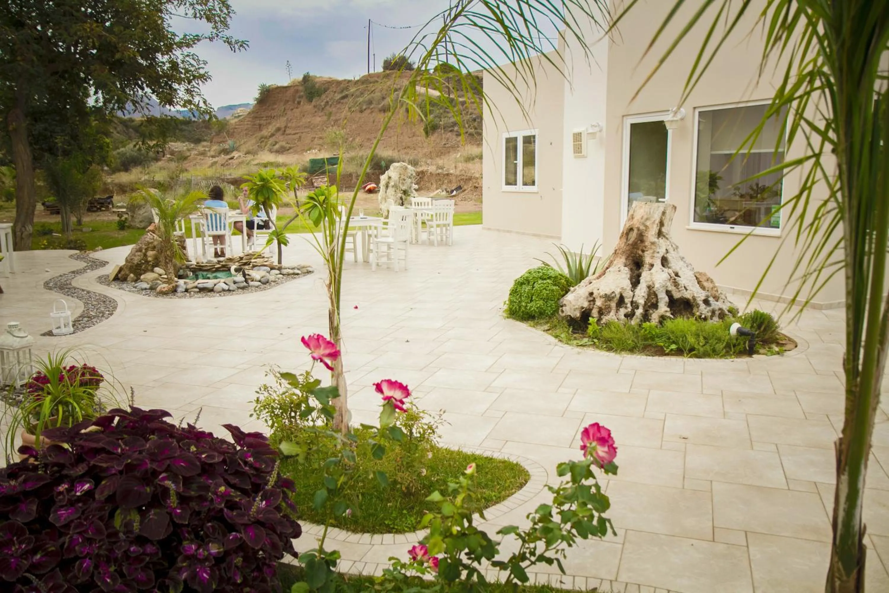 Facade/entrance in Arodamos Studios & Apts