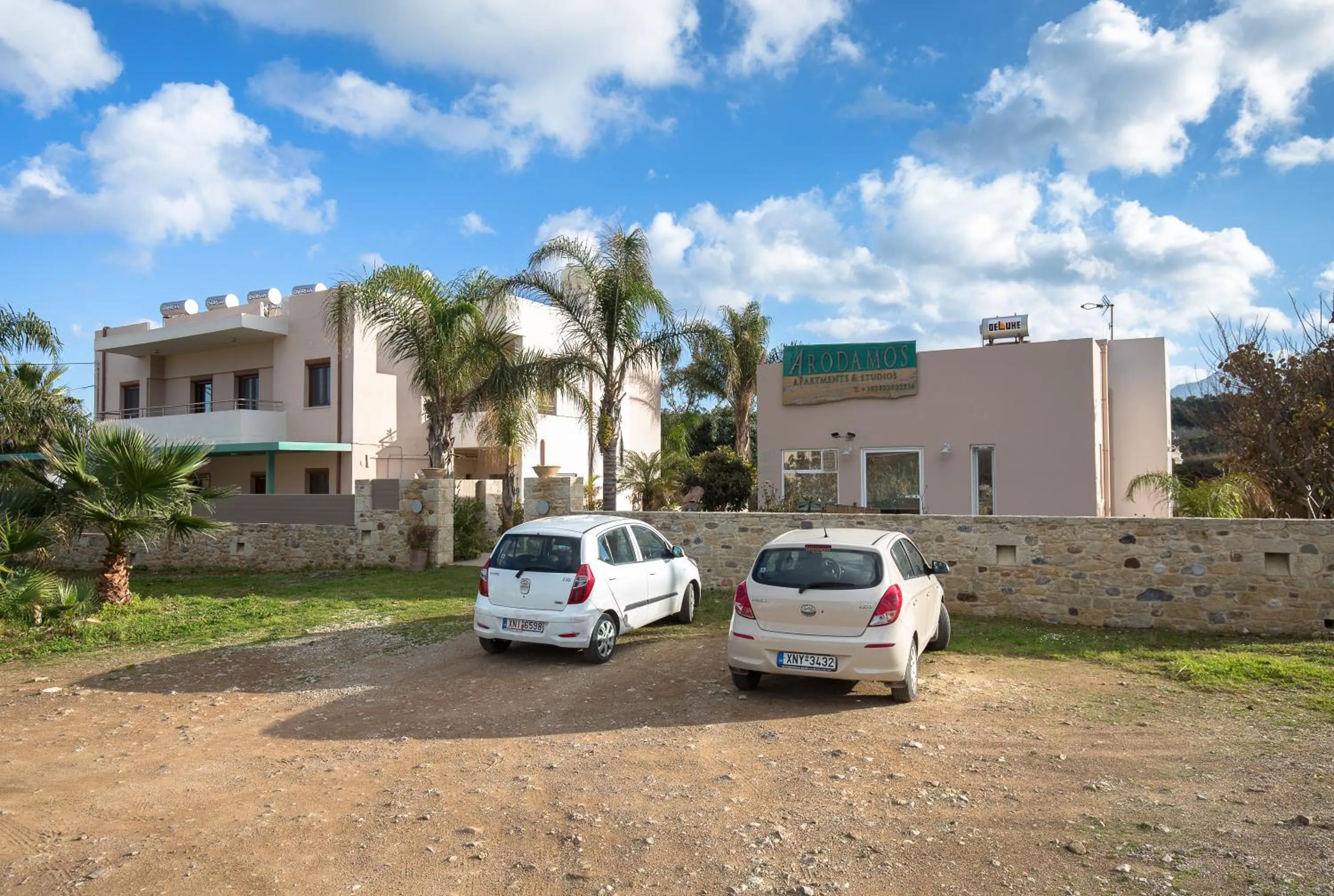 Property building in Arodamos Studios & Apts