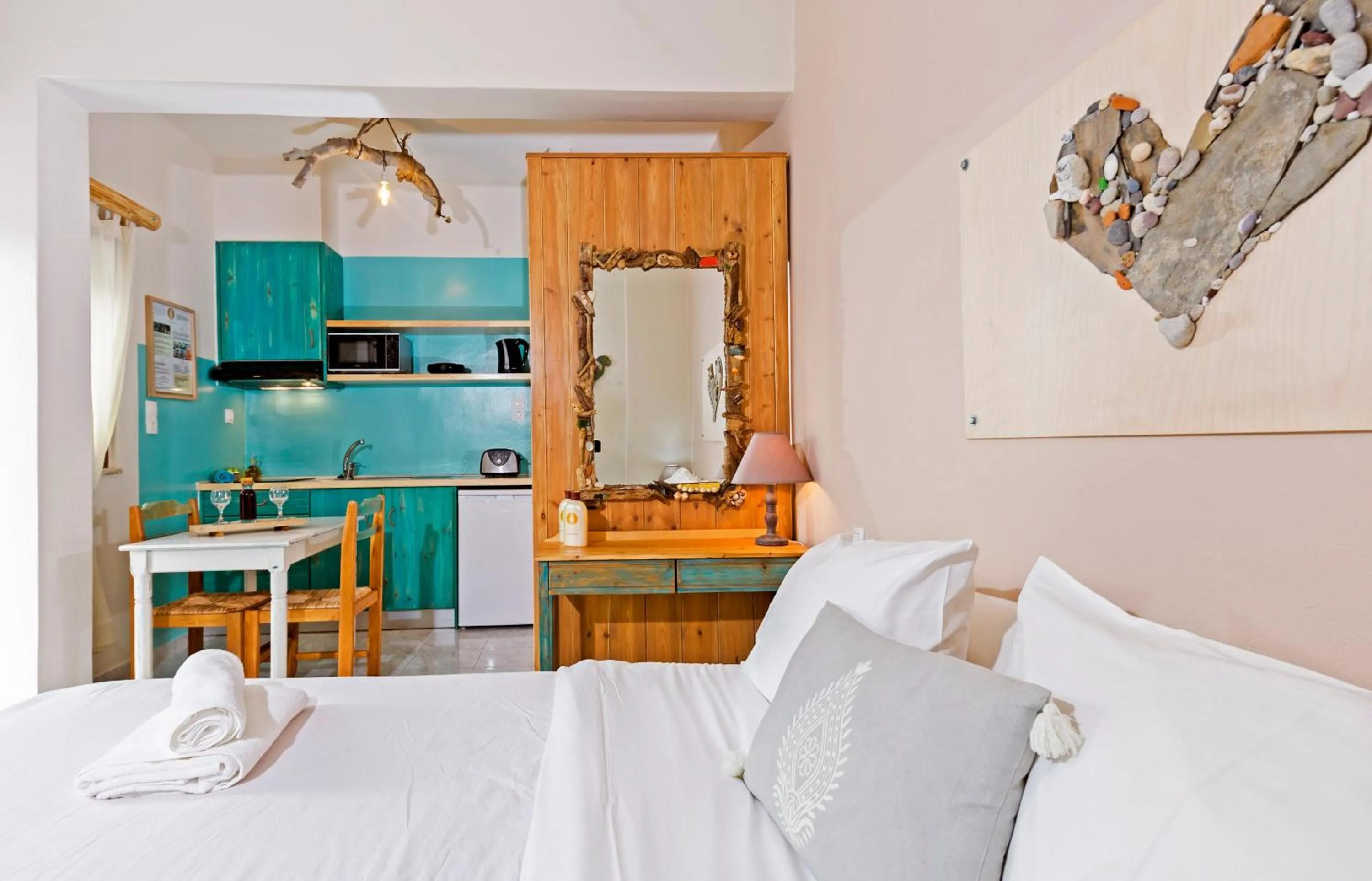 Bed in Arodamos Studios & Apts