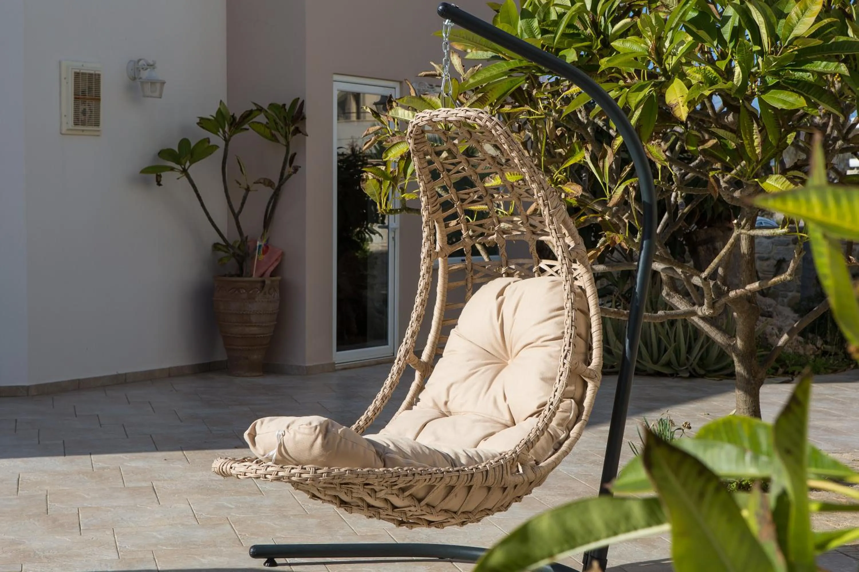 Garden in Arodamos Studios & Apts