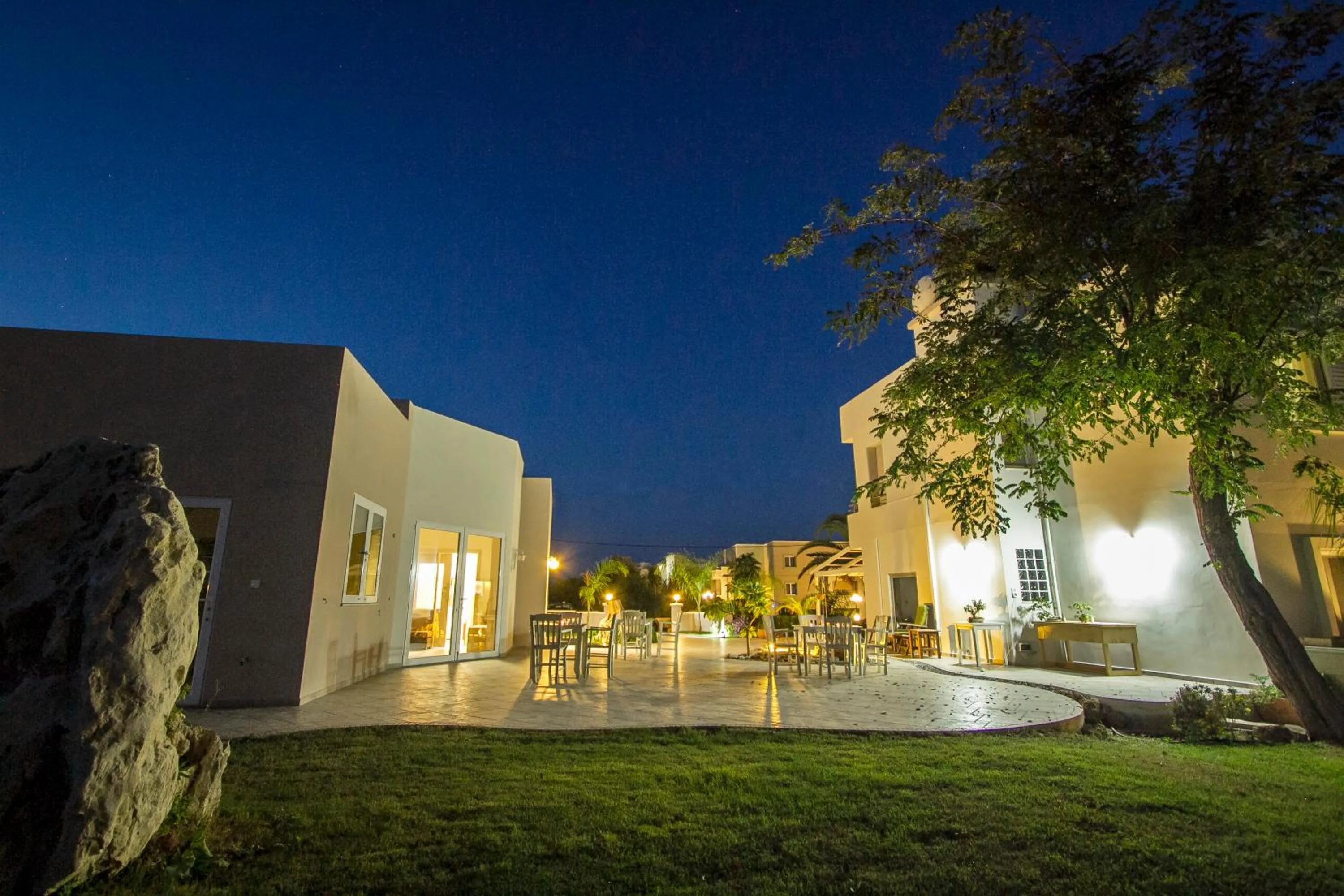 Property building in Arodamos Studios & Apts