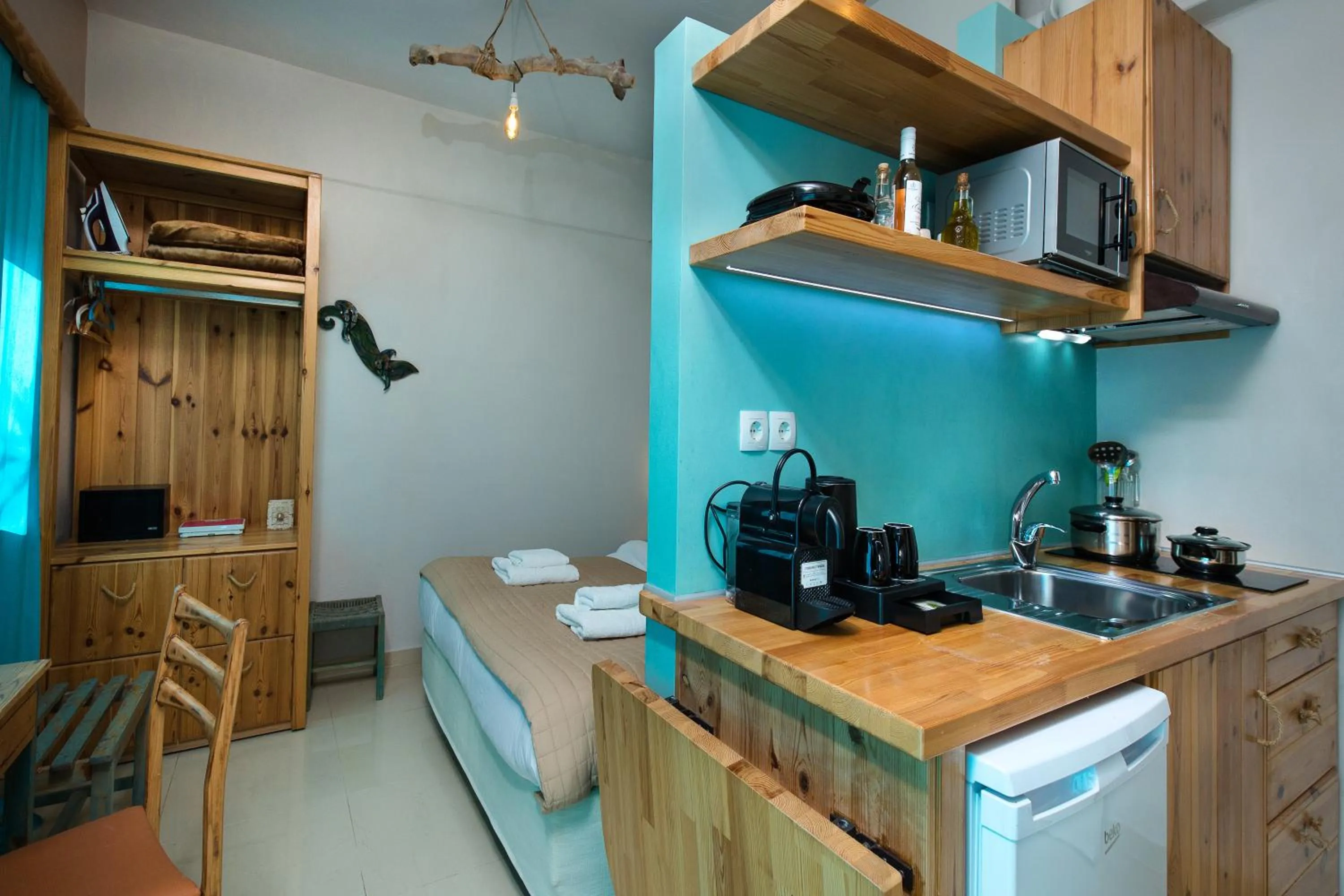 Coffee/tea facilities in Arodamos Studios & Apts