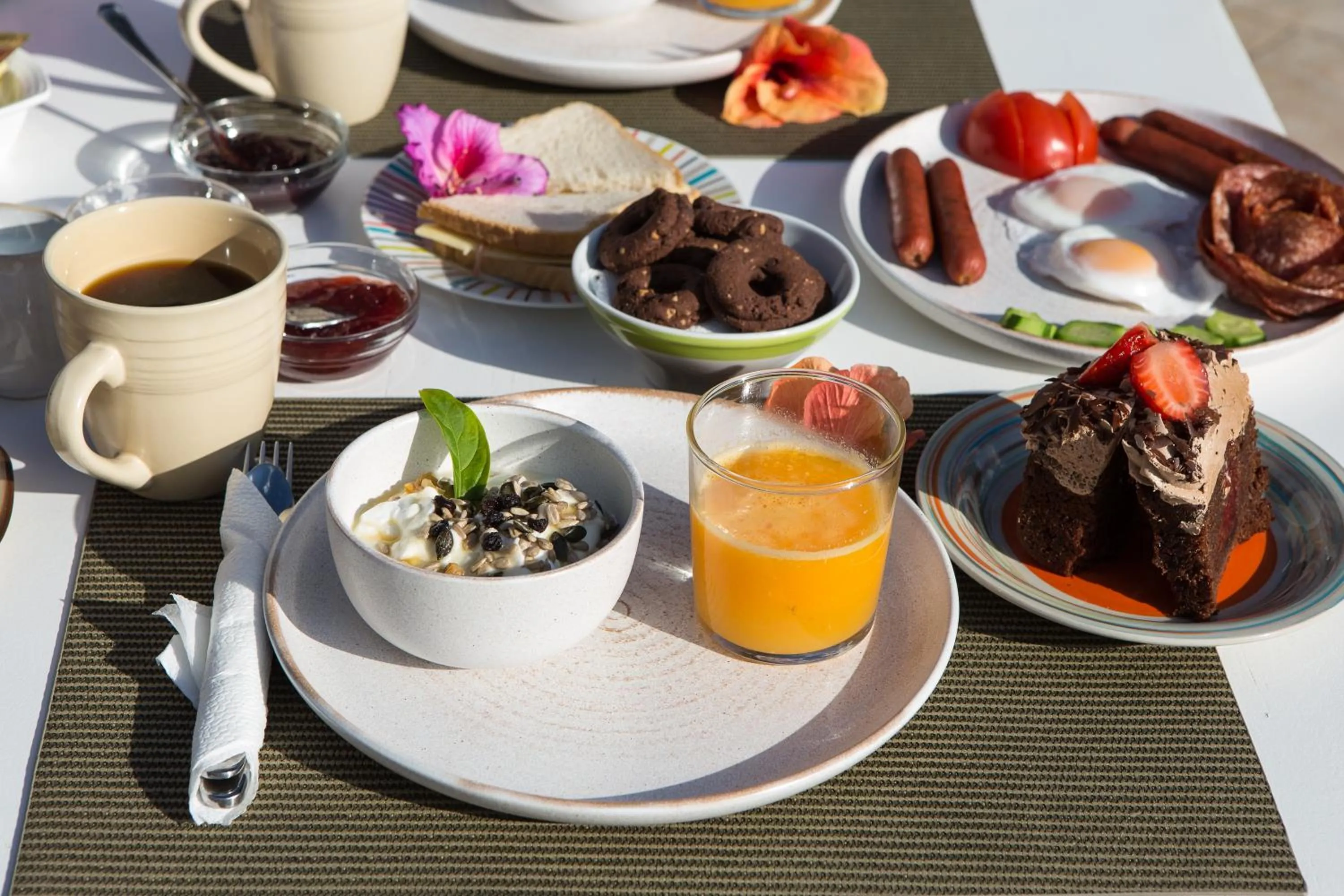 Food in Arodamos Studios & Apts