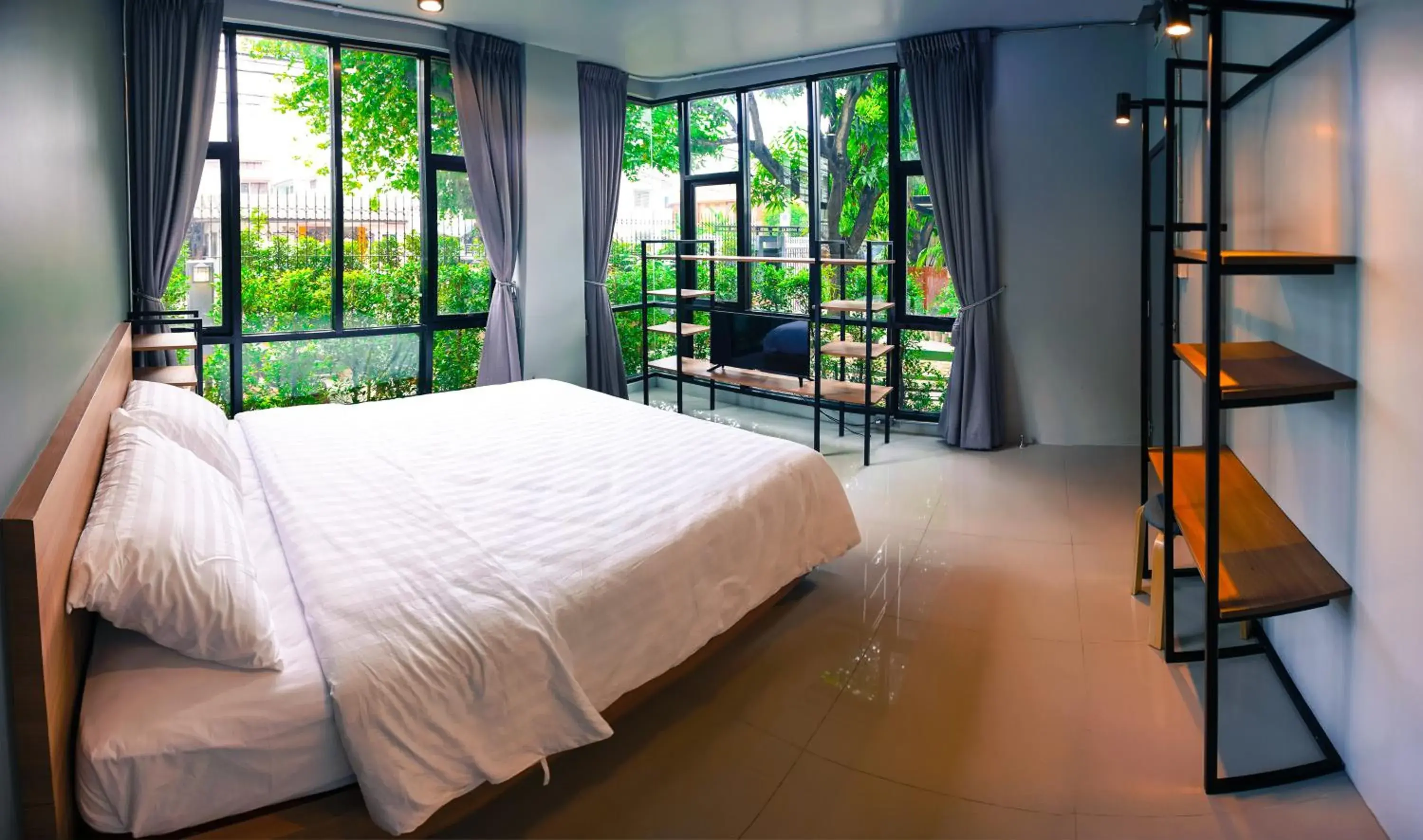 Deluxe Queen Room in Bed garden 26 Deluxe Queen Room in Bed garden 26