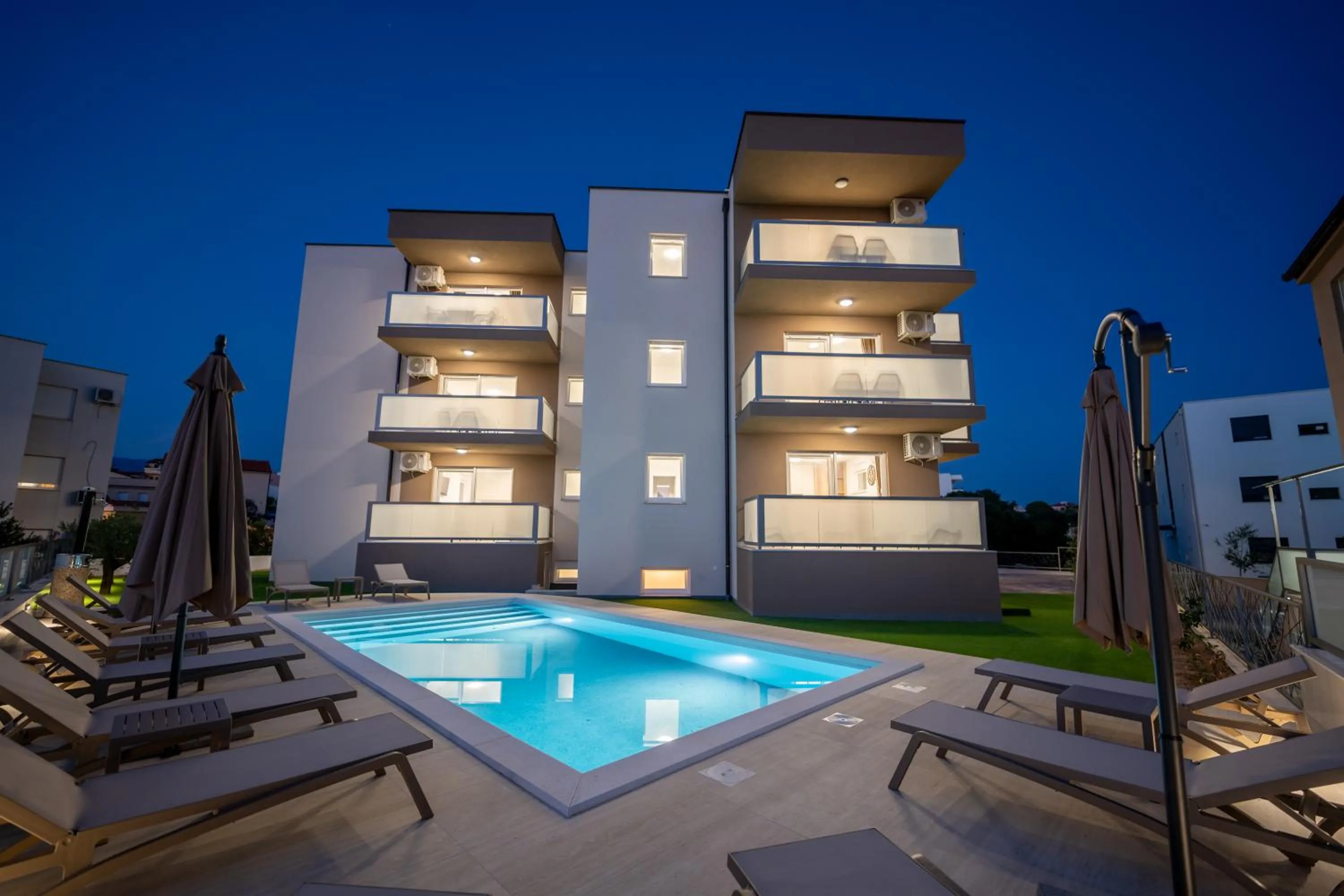 Swimming pool in Poolside Hideout Apartments