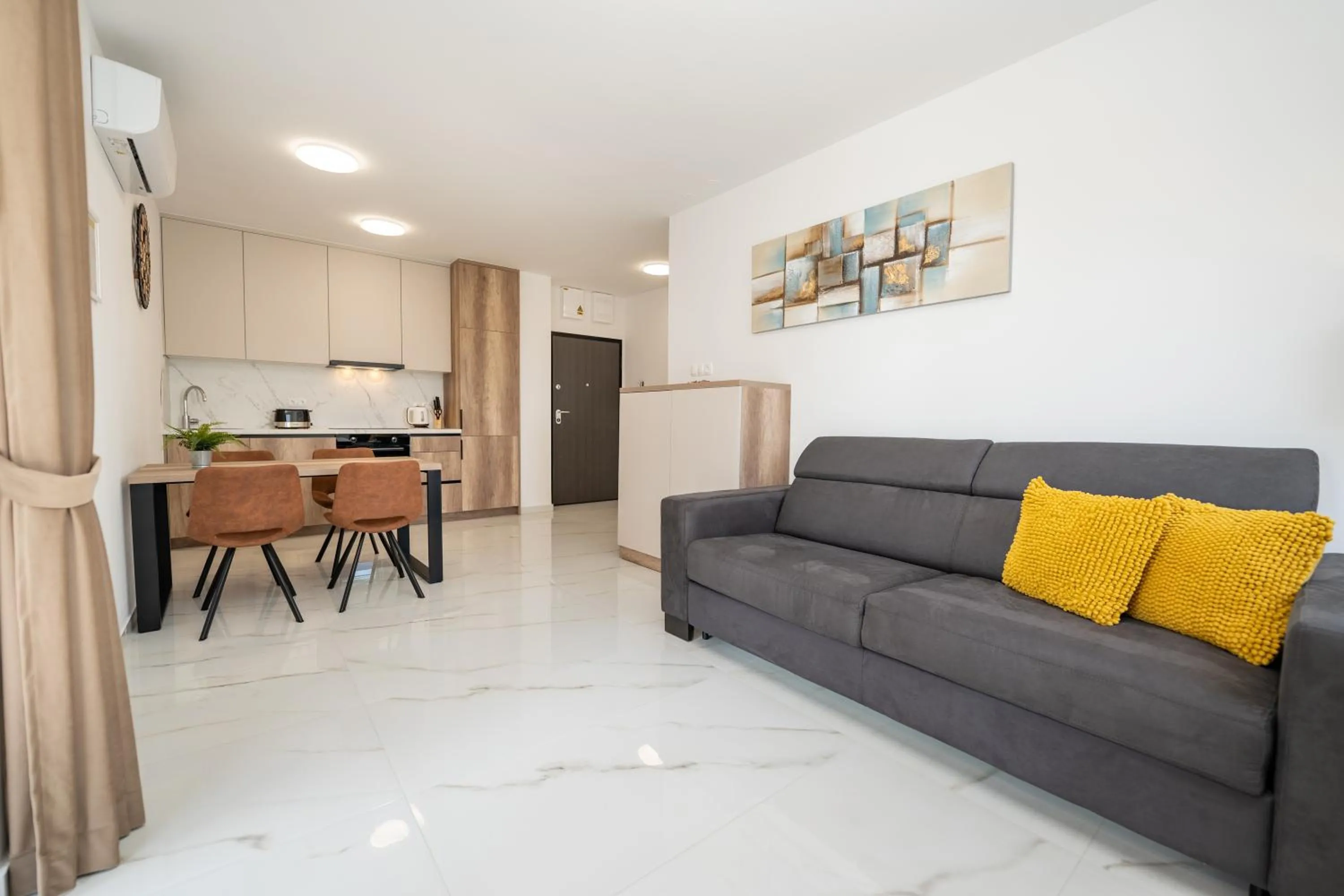 Kitchen or kitchenette in Poolside Hideout Apartments