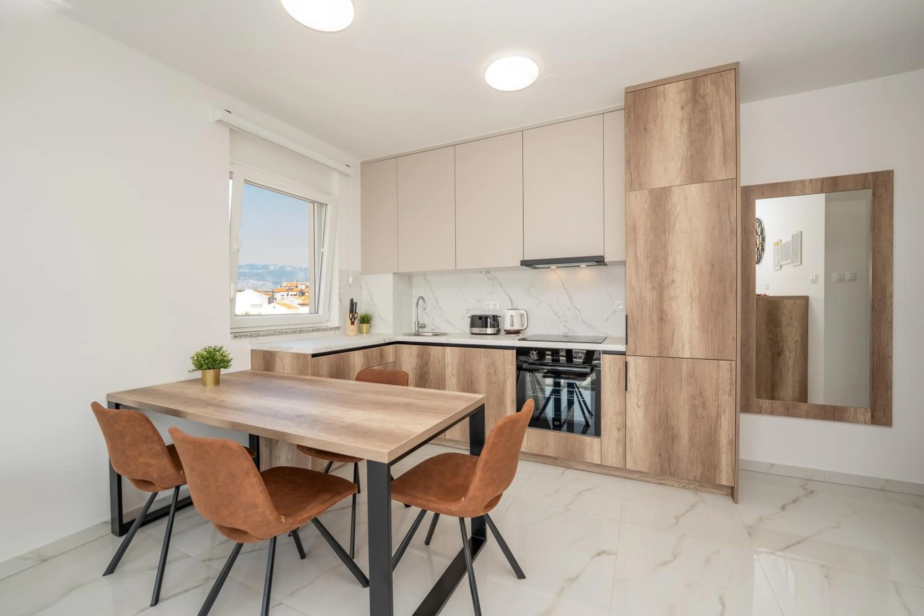 Kitchen or kitchenette in Poolside Hideout Apartments