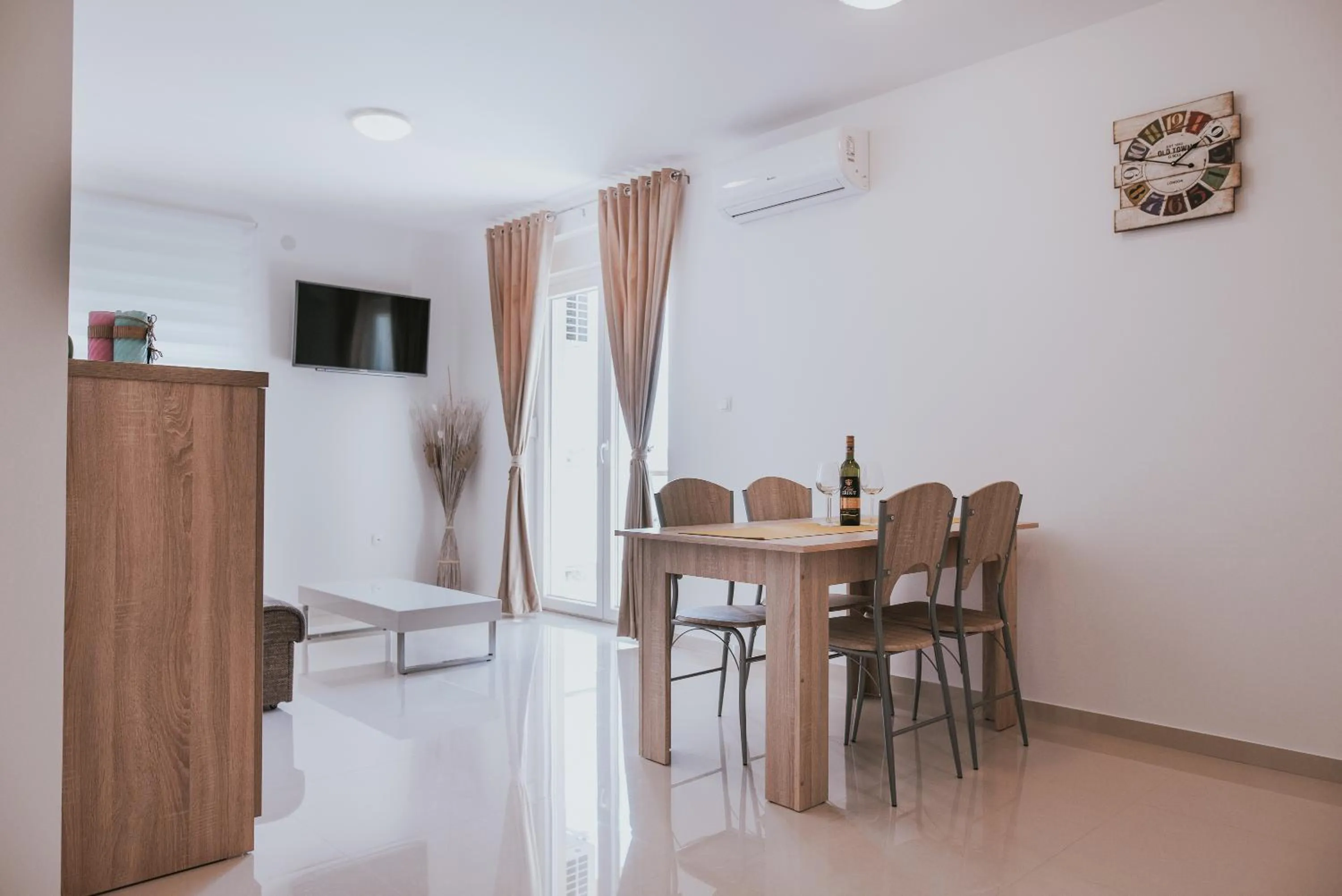 Dining area in Poolside Hideout Apartments