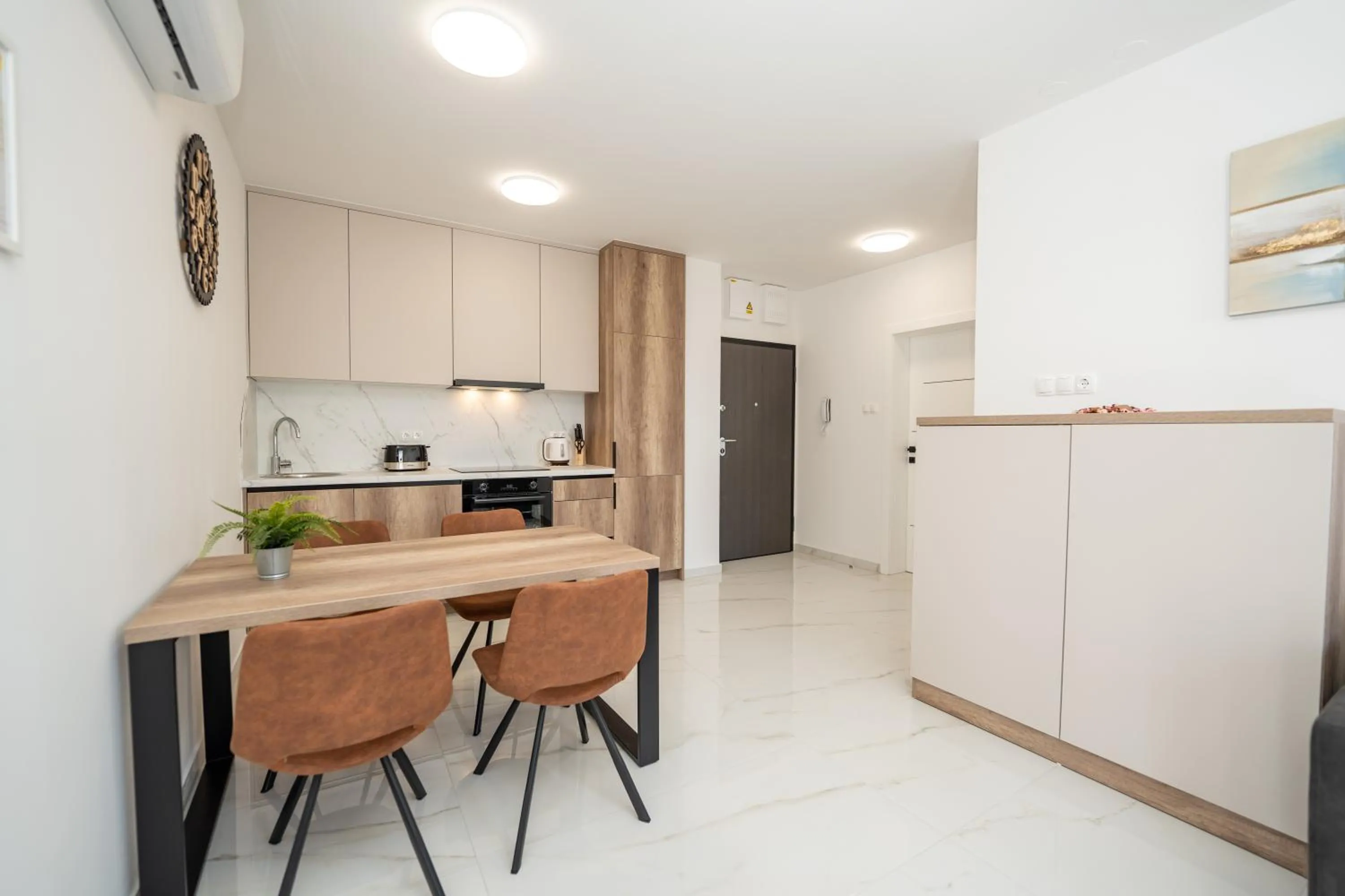 Kitchen or kitchenette in Poolside Hideout Apartments