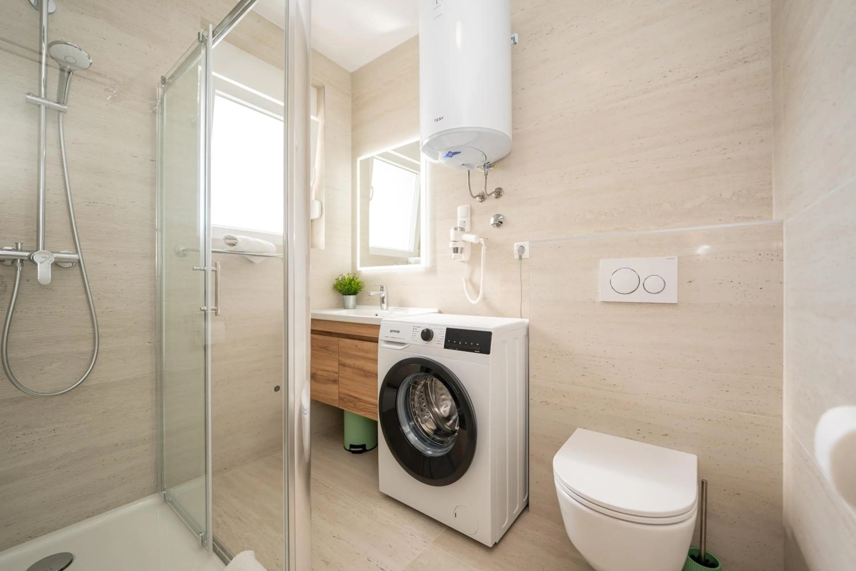Shower in Poolside Hideout Apartments