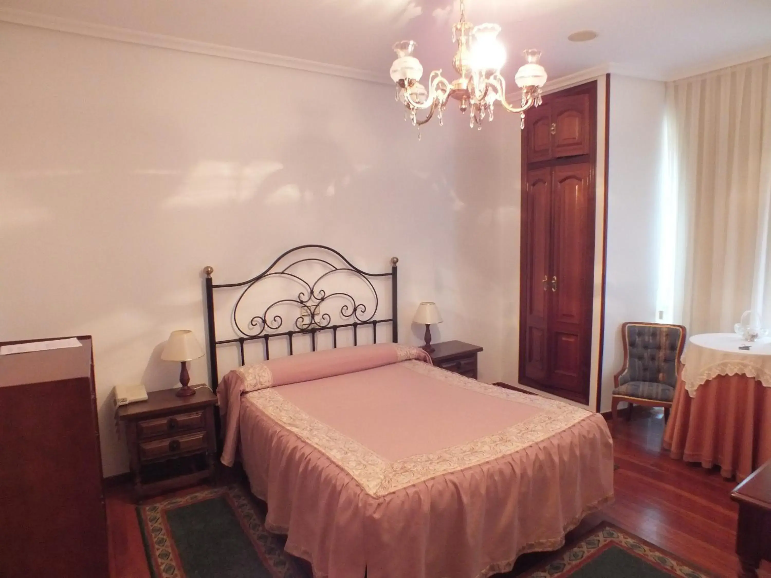 Double or Twin Room - single occupancy in Hotel Pousada Vicente Risco Double or Twin Room - single occupancy in Hotel Pousada Vicente Risco