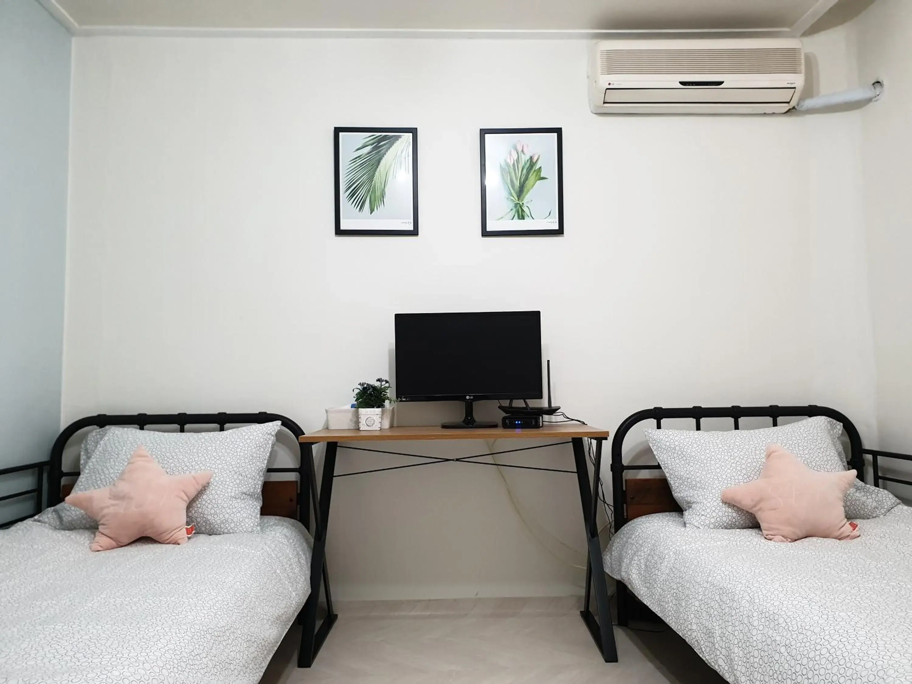 Standard Twin Room in Y.ROAD 135 Standard Twin Room in Y.ROAD 135