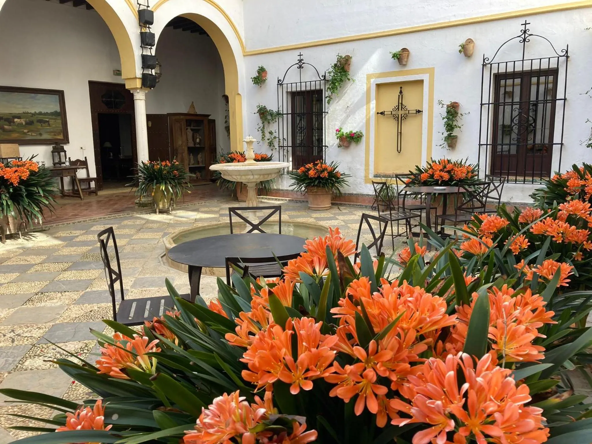 Inner courtyard view in Hotel Cortijo El Esparragal