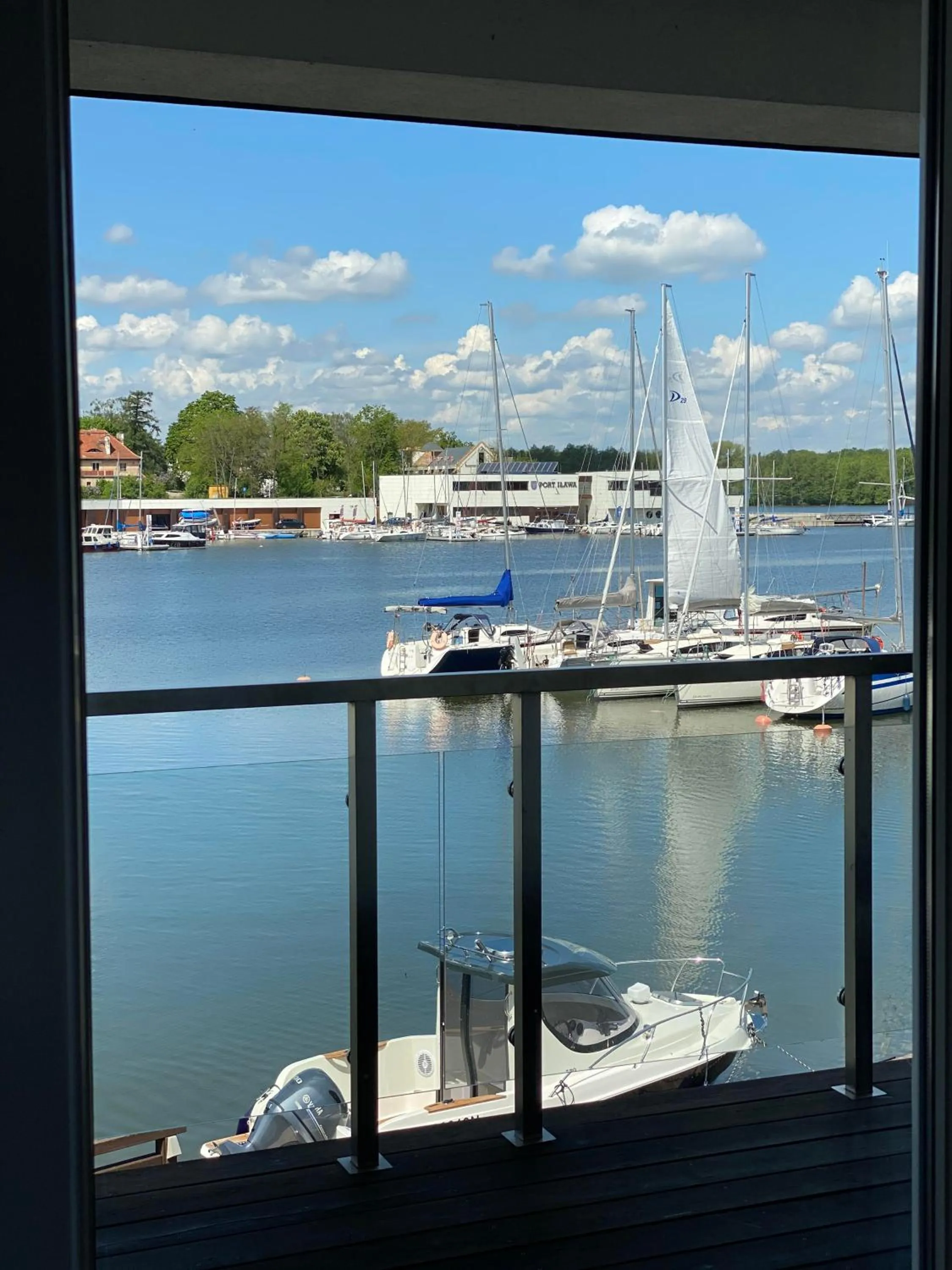 Day in Hotel Port 110