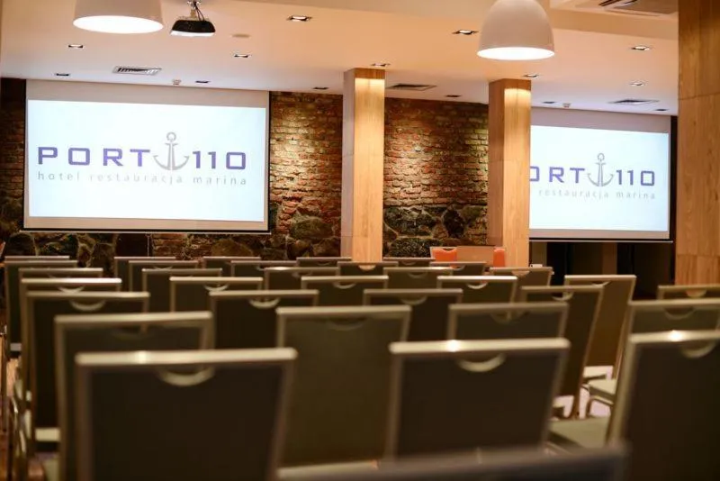 Meeting/conference room in Hotel Port 110