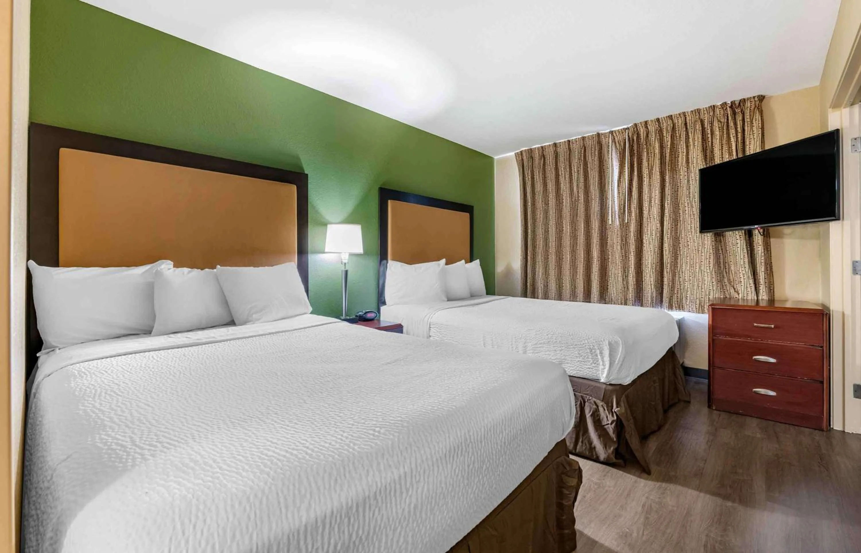 Bedroom, Bed in Extended Stay America Select Suites - Orlando - Maitland - Summit Tower Blvd