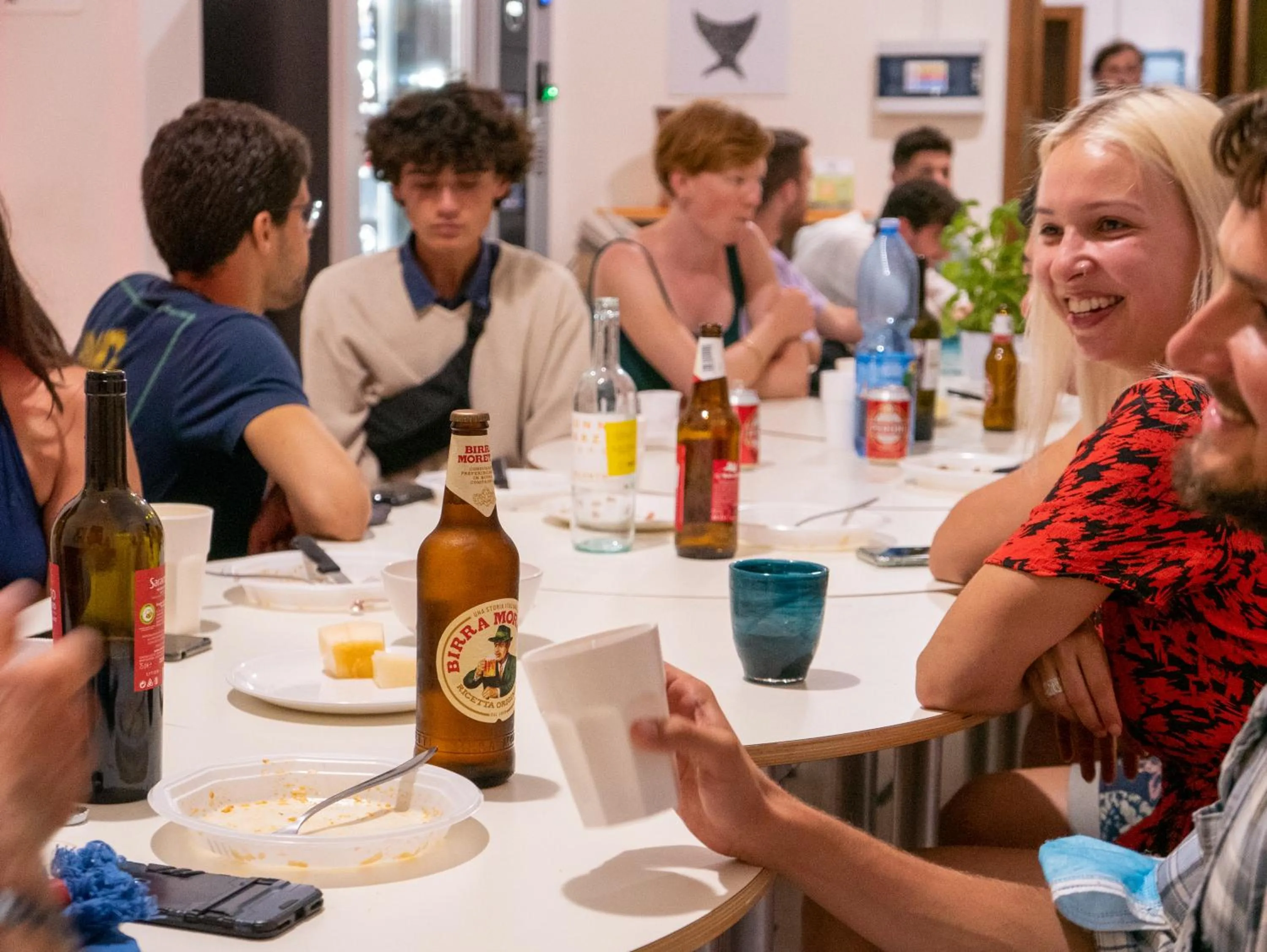 People in Lobby Collective Hostel - Lecce