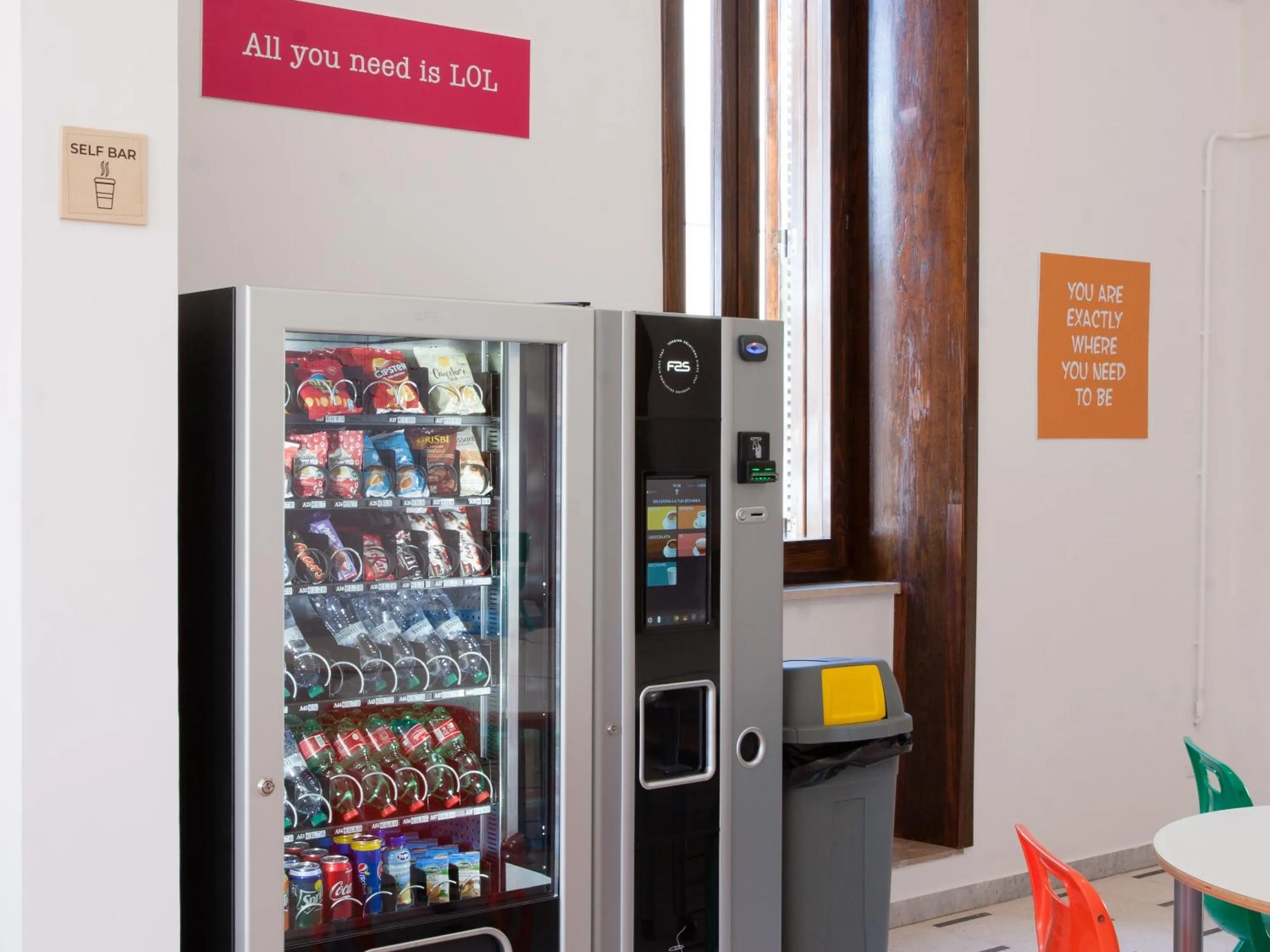 Meeting/conference room in Lobby Collective Hostel - Lecce