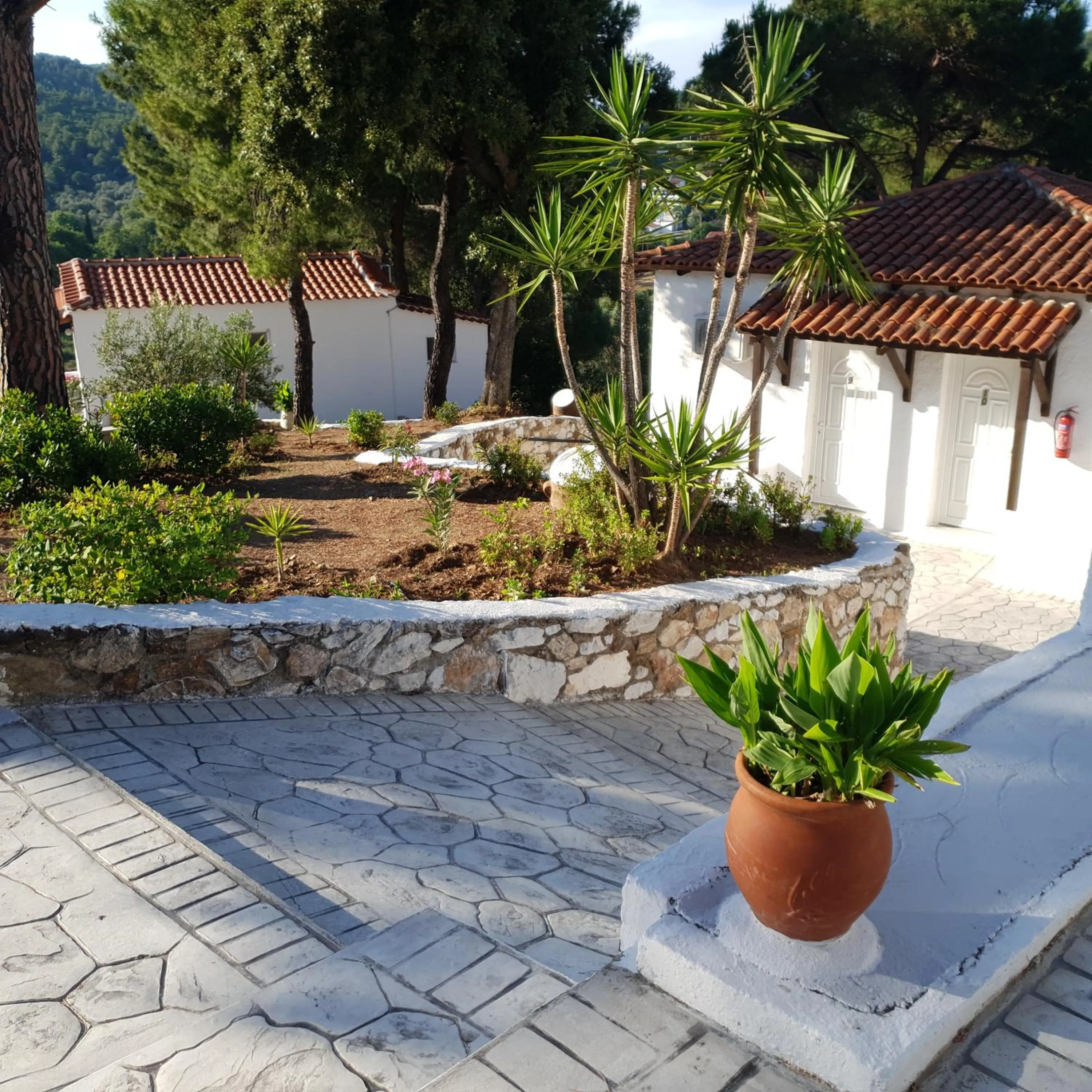 Property building in Villa Elpiniki