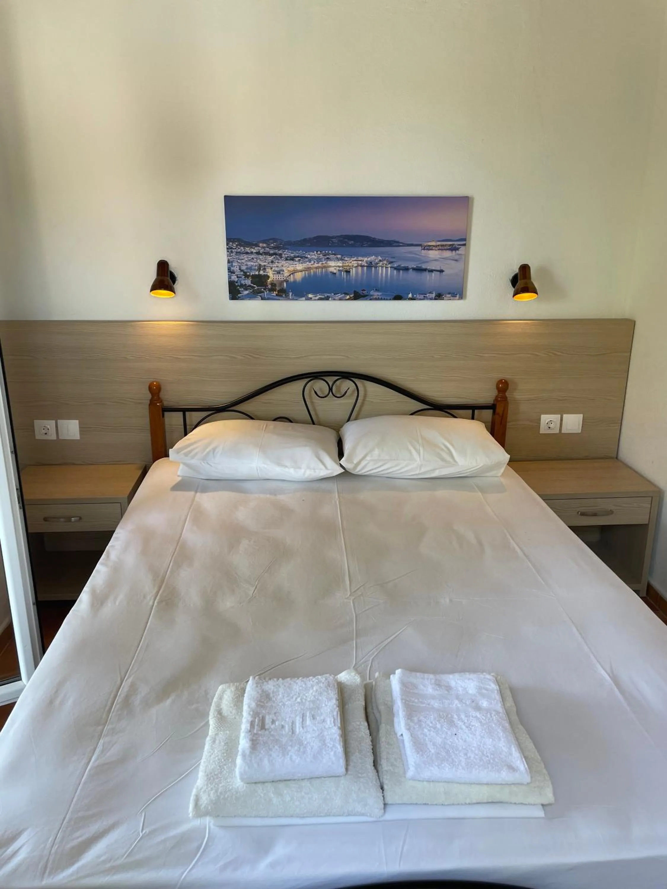 Bed in Villa Elpiniki