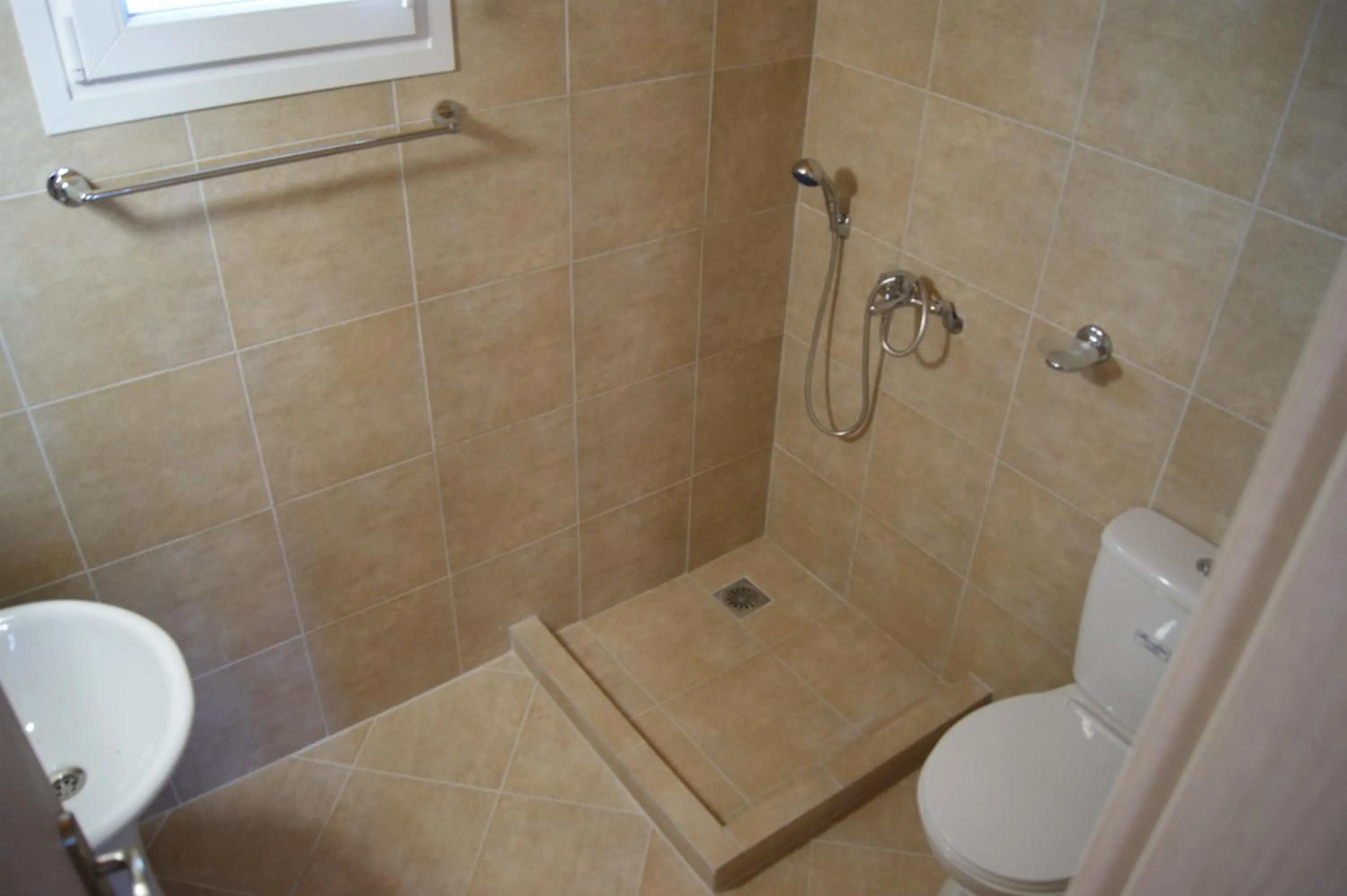 Shower in Villa Elpiniki