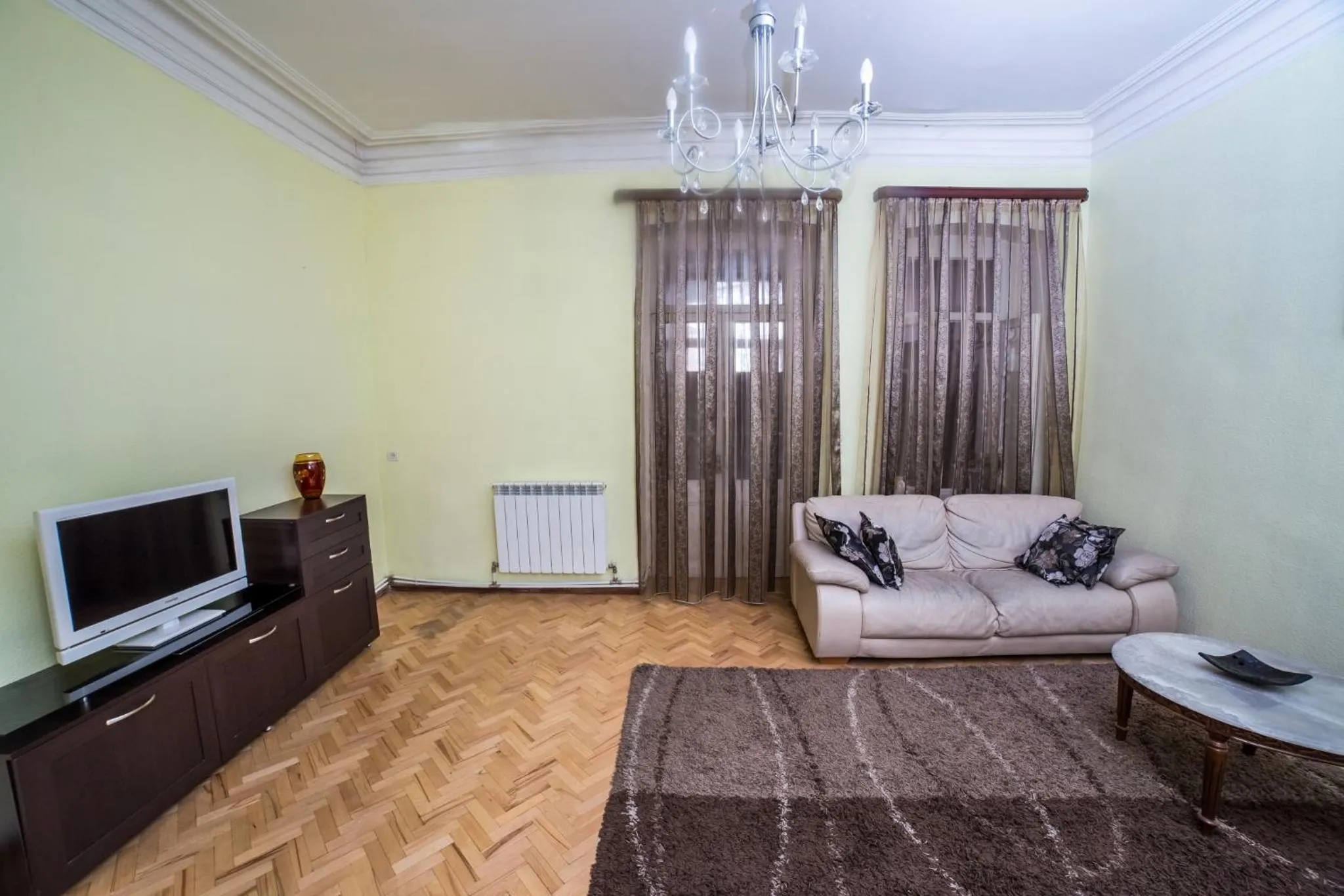 TV and multimedia in Gold District Apartment