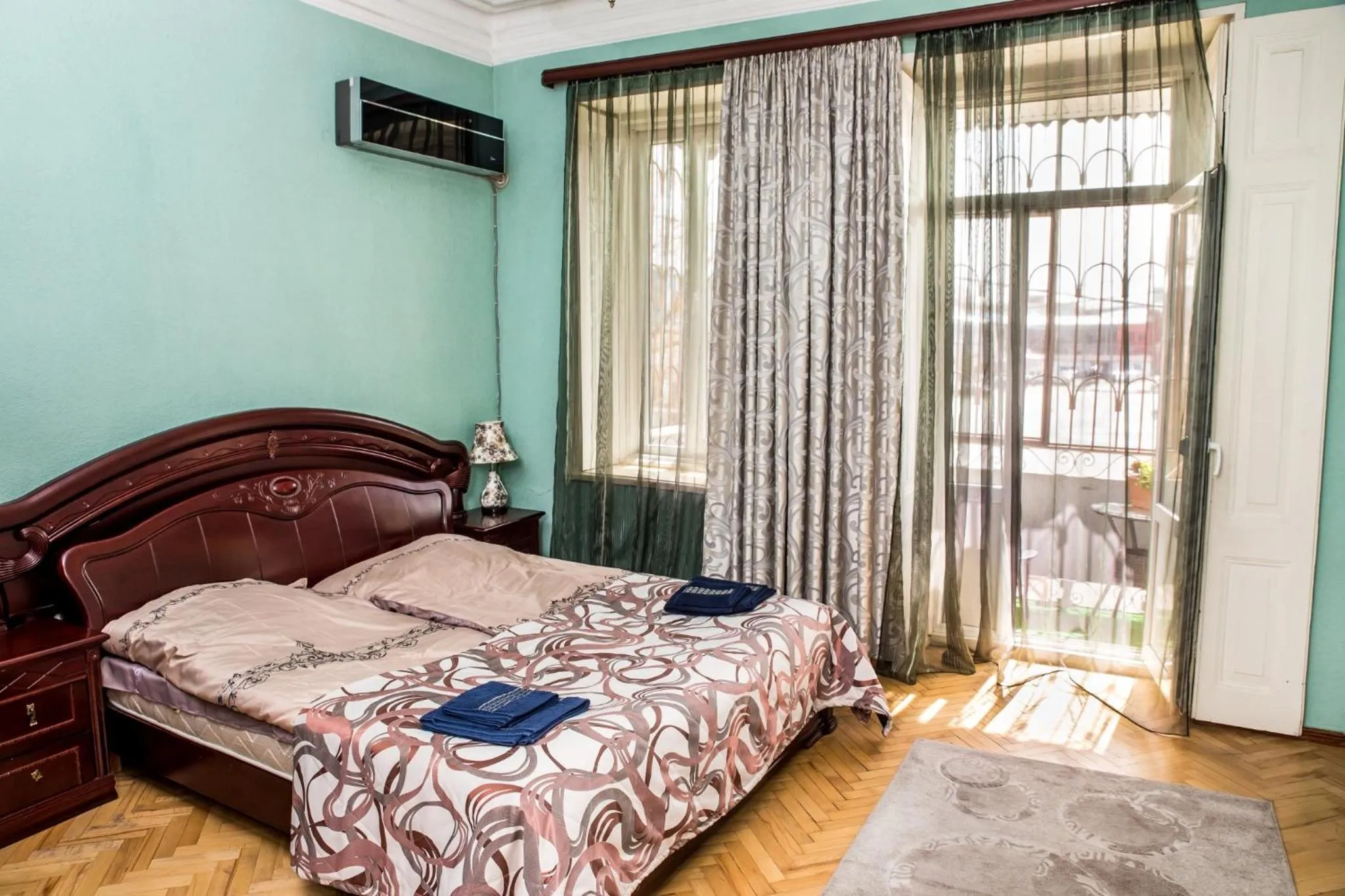 Bed in Gold District Apartment
