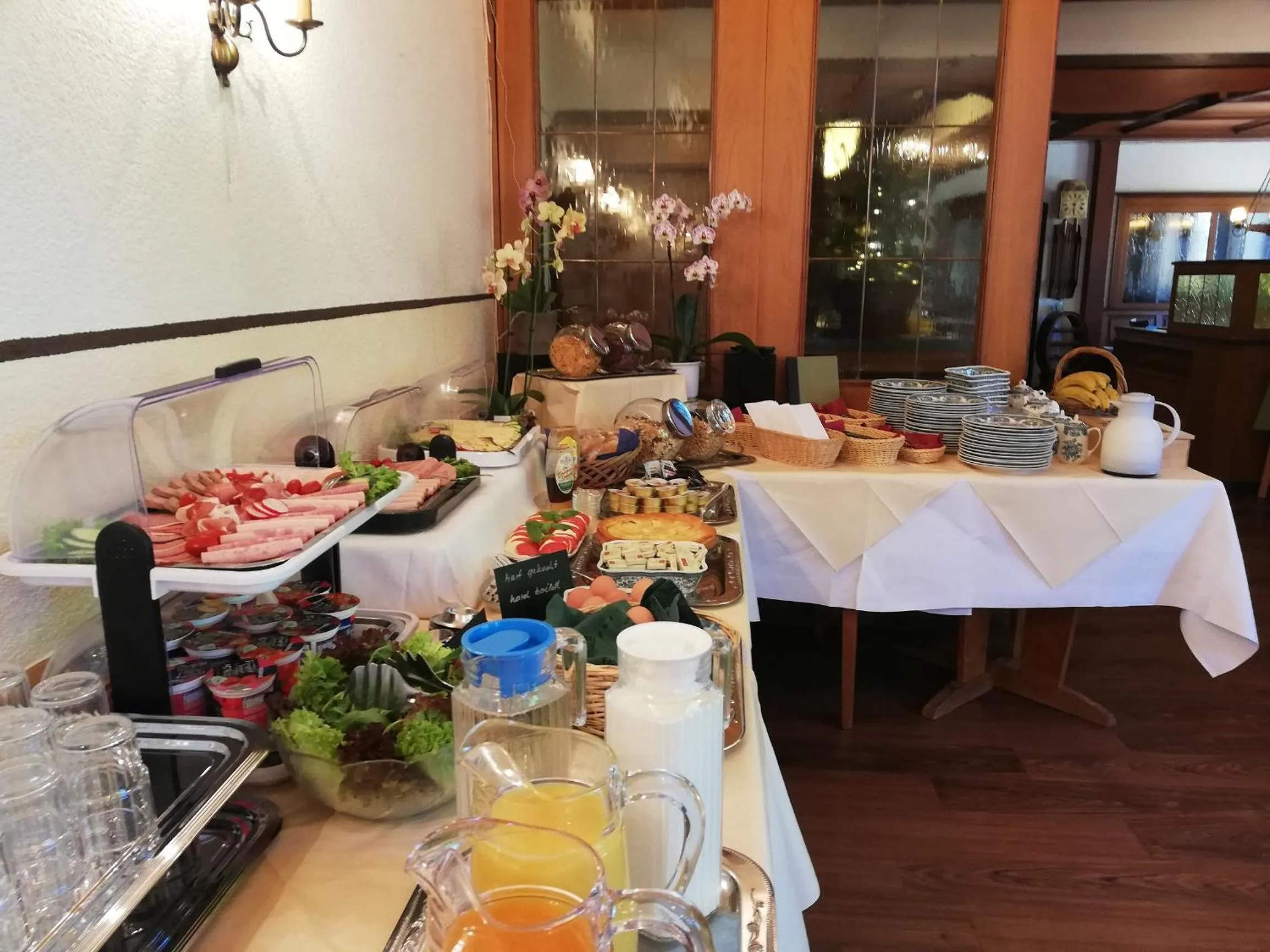 Buffet breakfast in Gästehaus Rössle