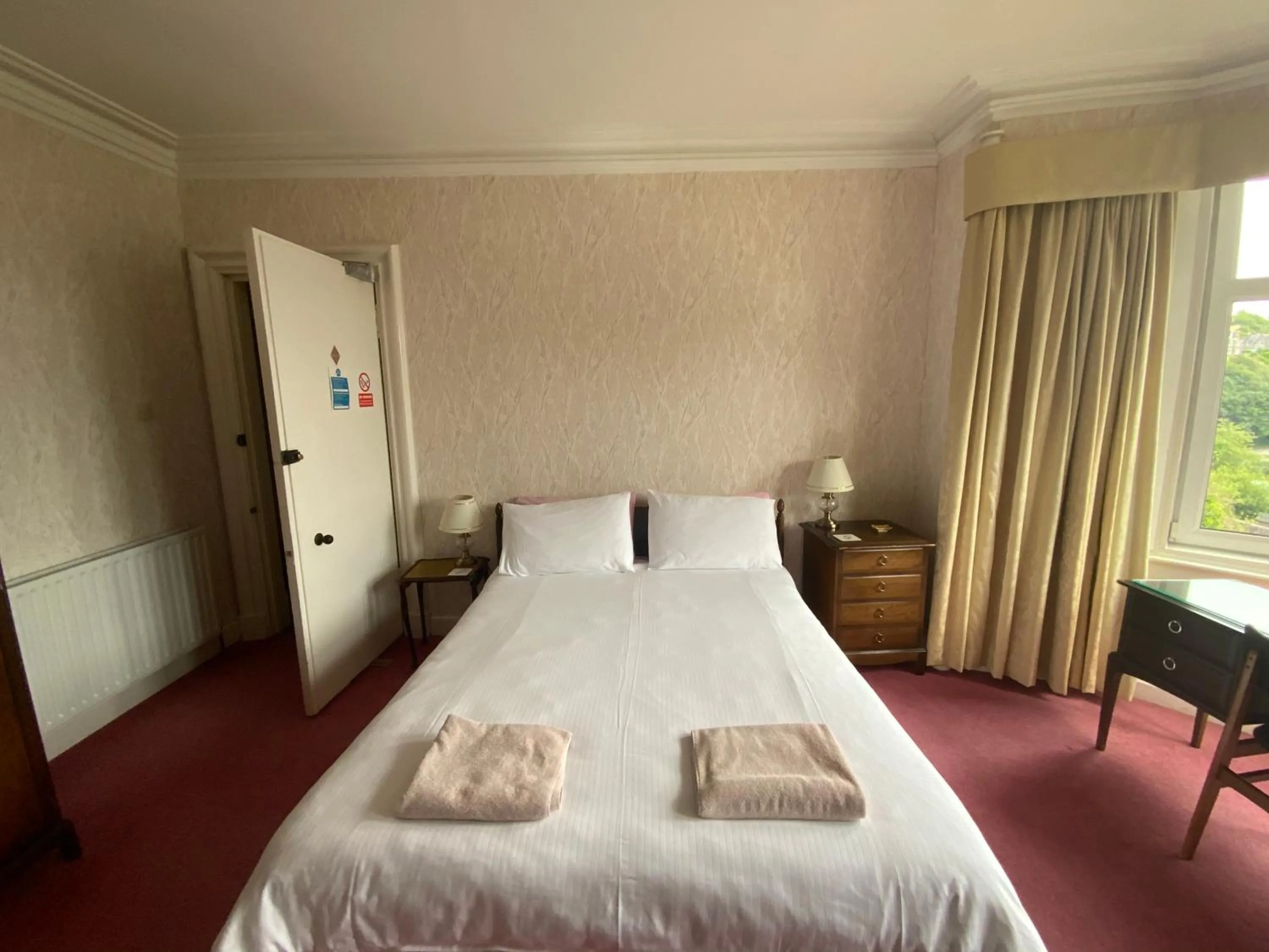 Bed in Dunrigh Guest House