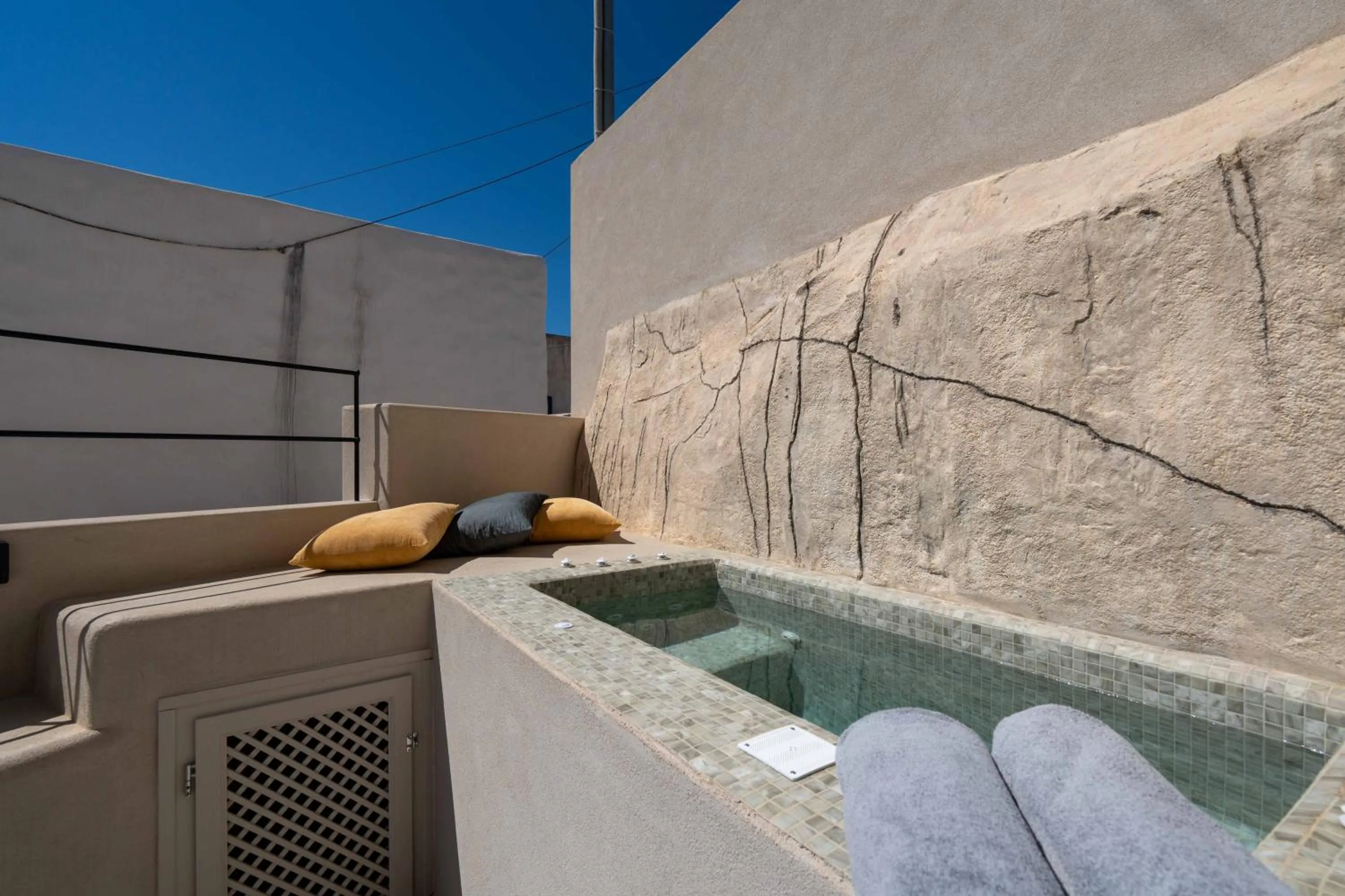 Day in White Orchid Boutique Apartments