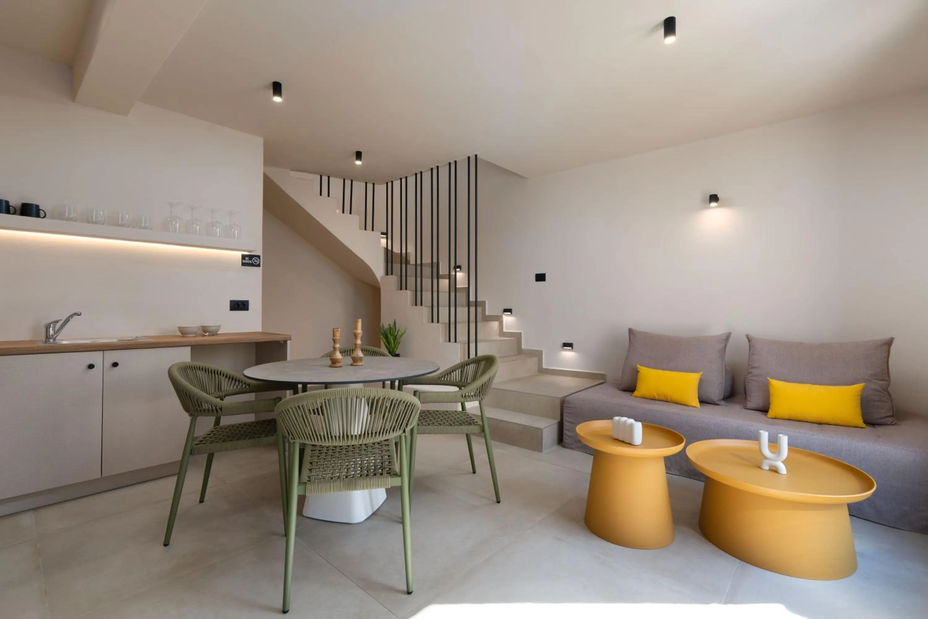 Kitchen or kitchenette in White Orchid Boutique Apartments