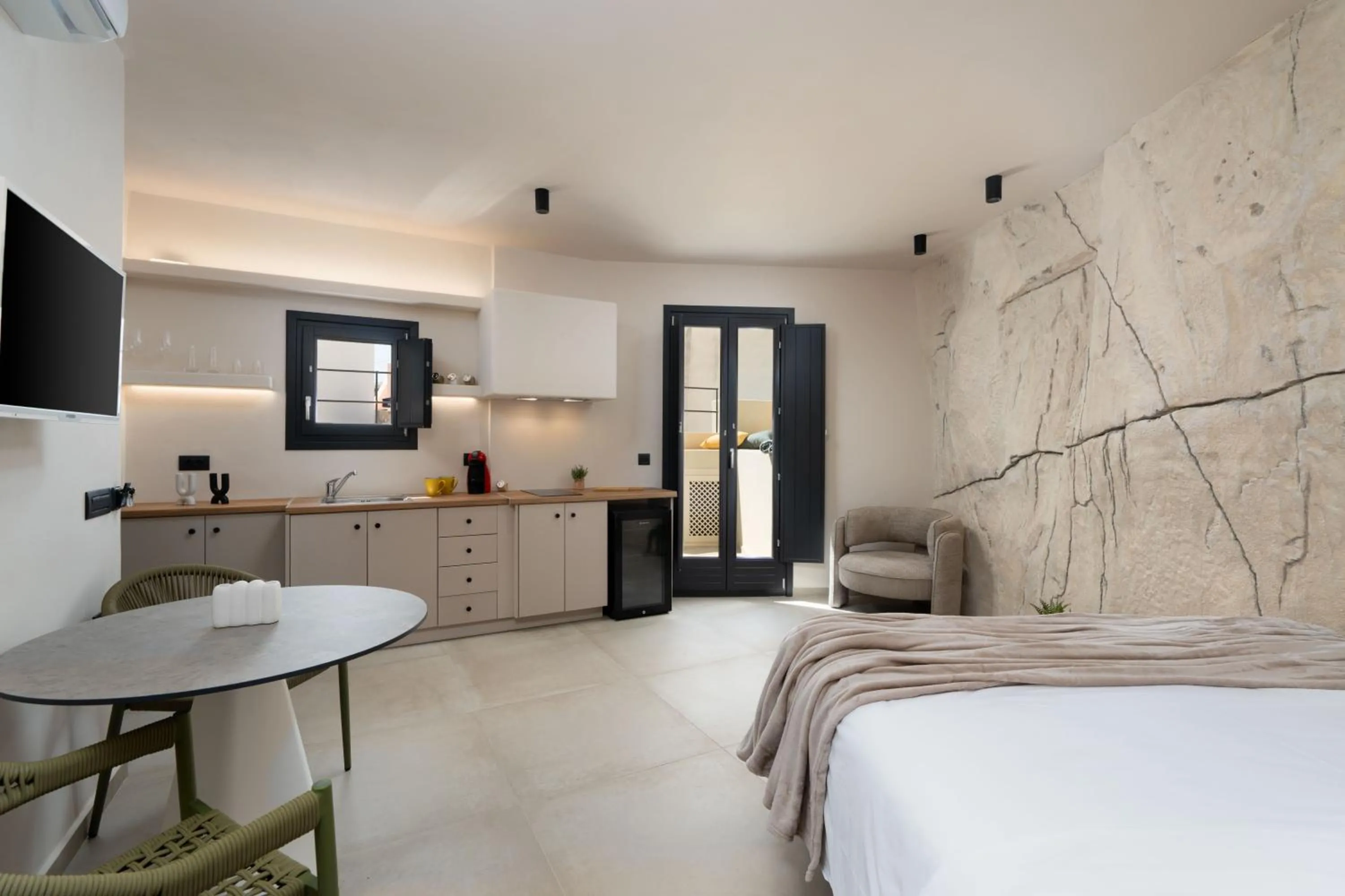 Bed in White Orchid Boutique Apartments