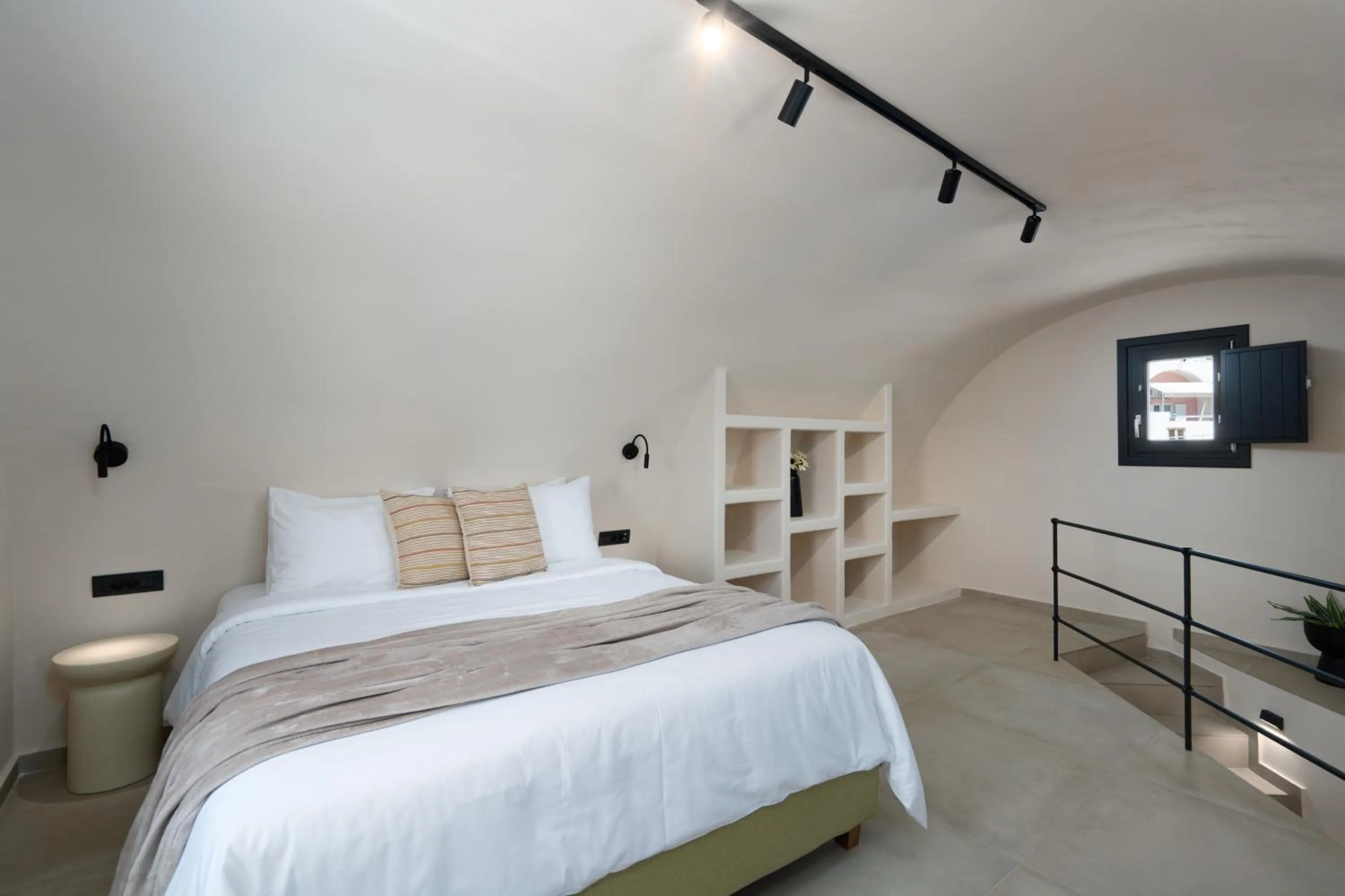 Bed in White Orchid Boutique Apartments