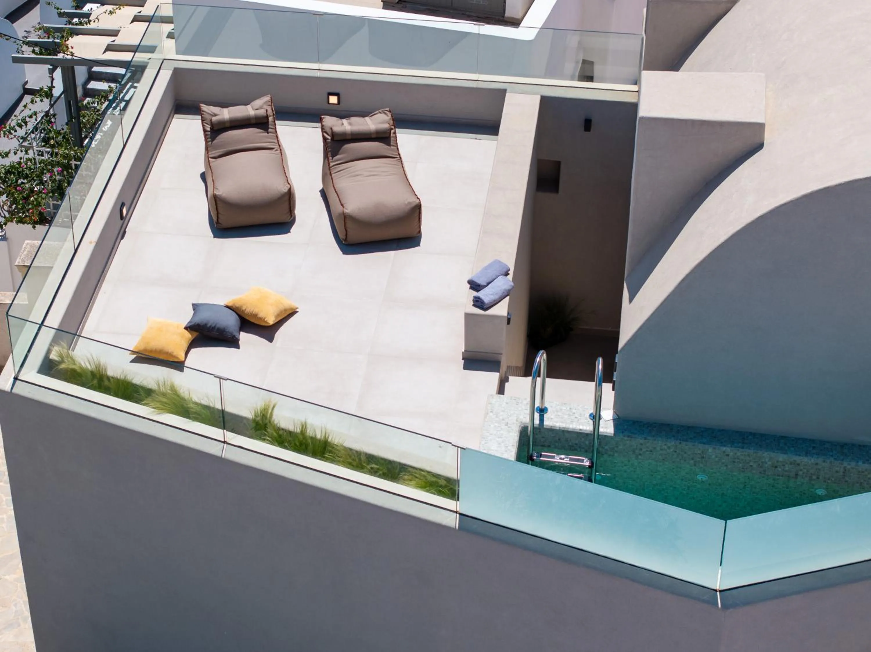 Patio in White Orchid Boutique Apartments