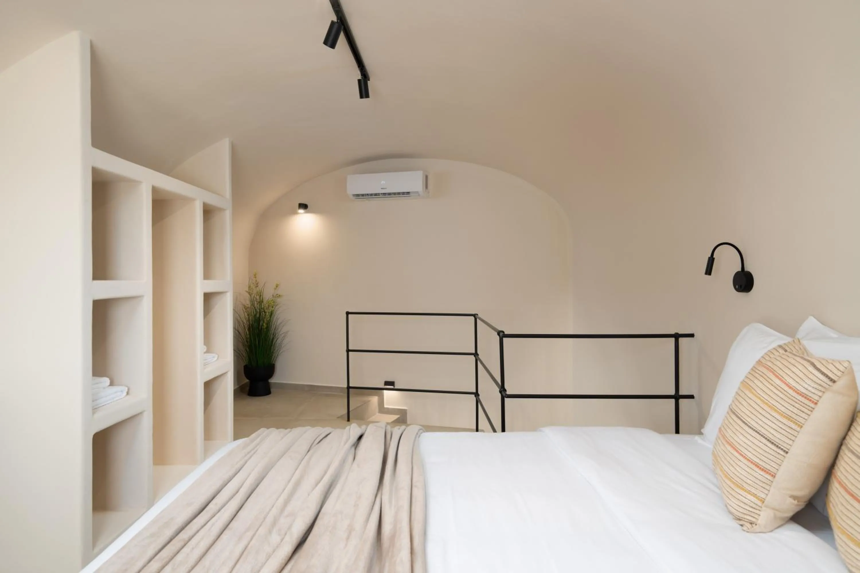 Bed in White Orchid Boutique Apartments