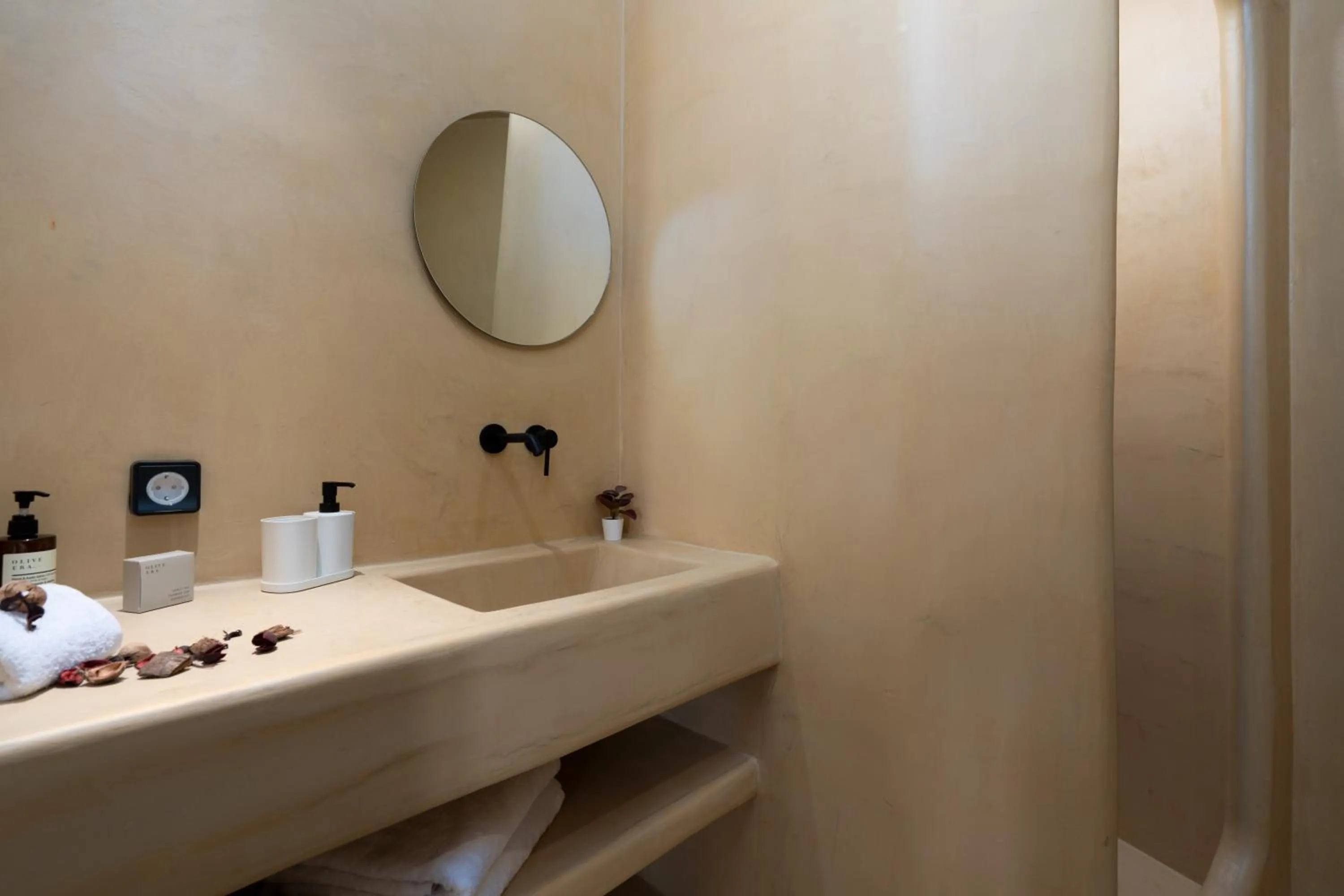 Bathroom in White Orchid Boutique Apartments