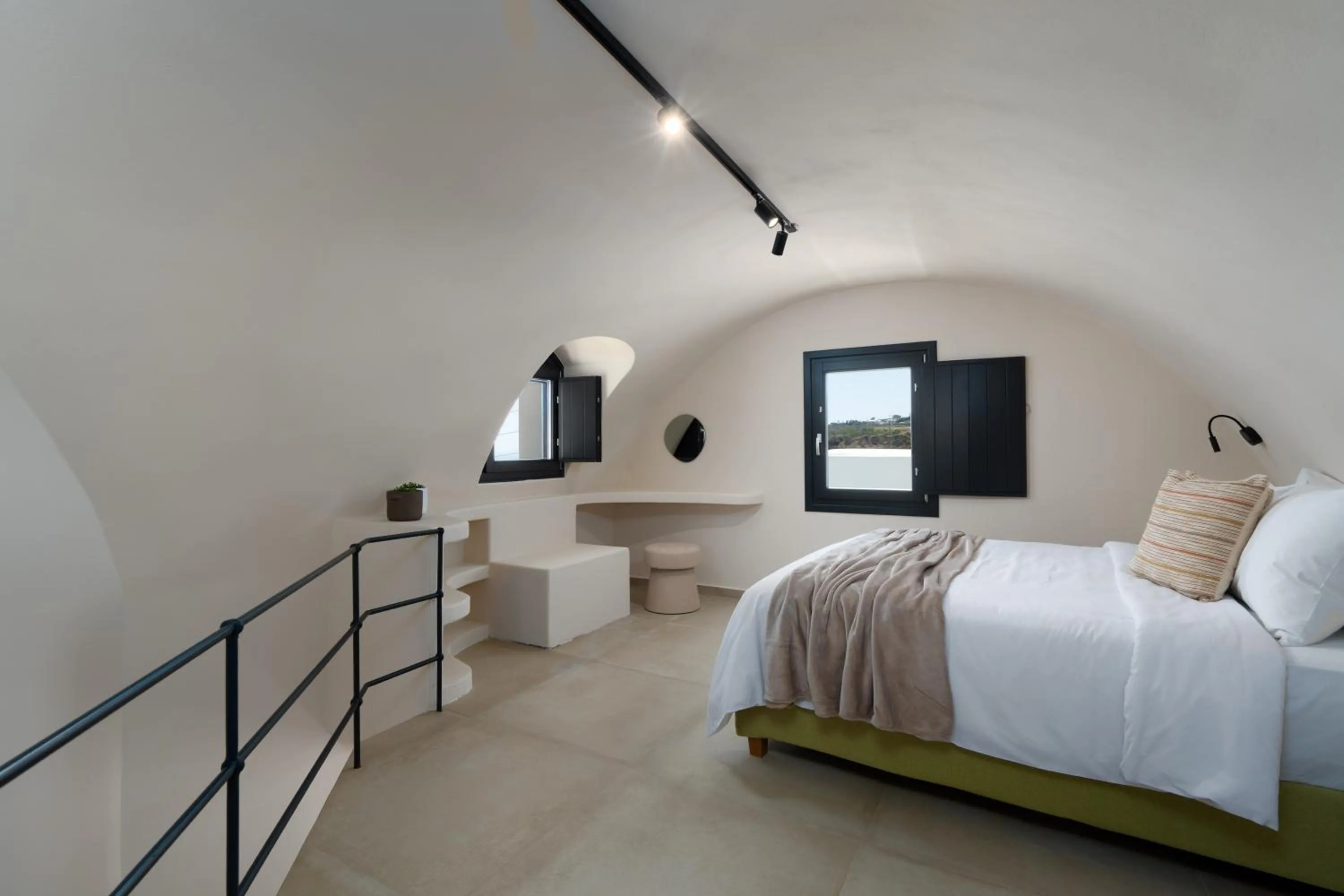 Bed in White Orchid Boutique Apartments