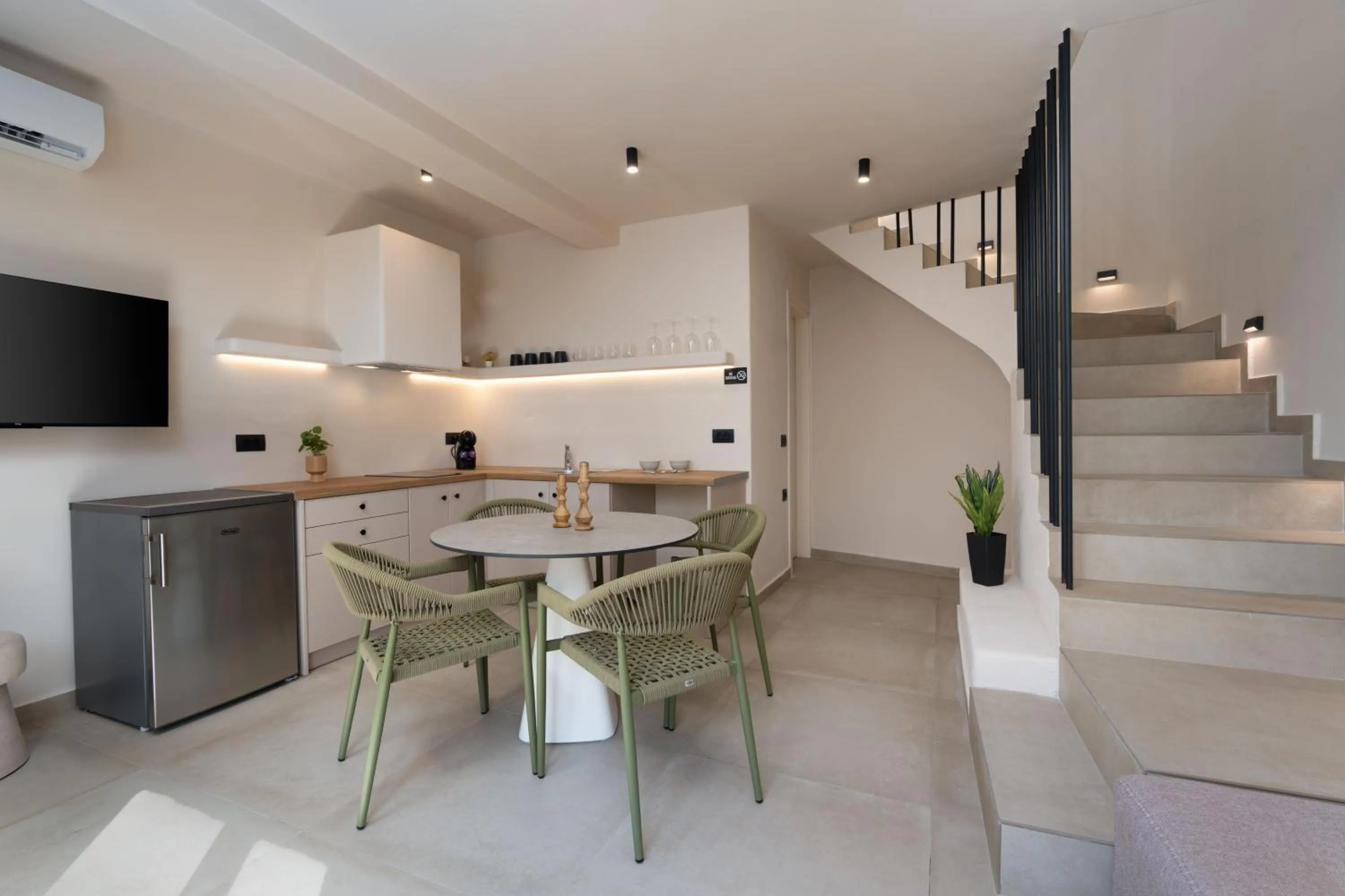 TV and multimedia in White Orchid Boutique Apartments