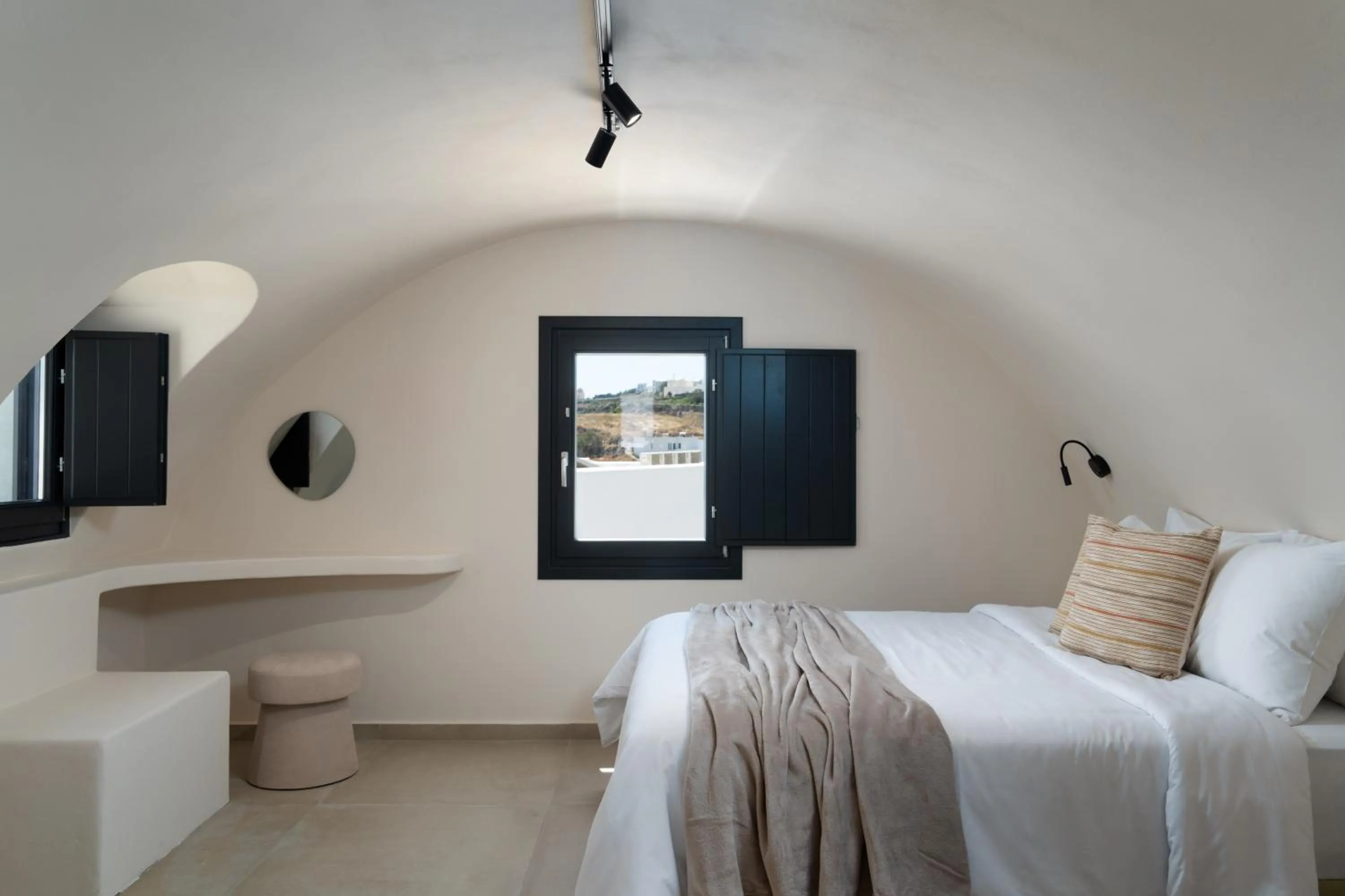 Bed in White Orchid Boutique Apartments