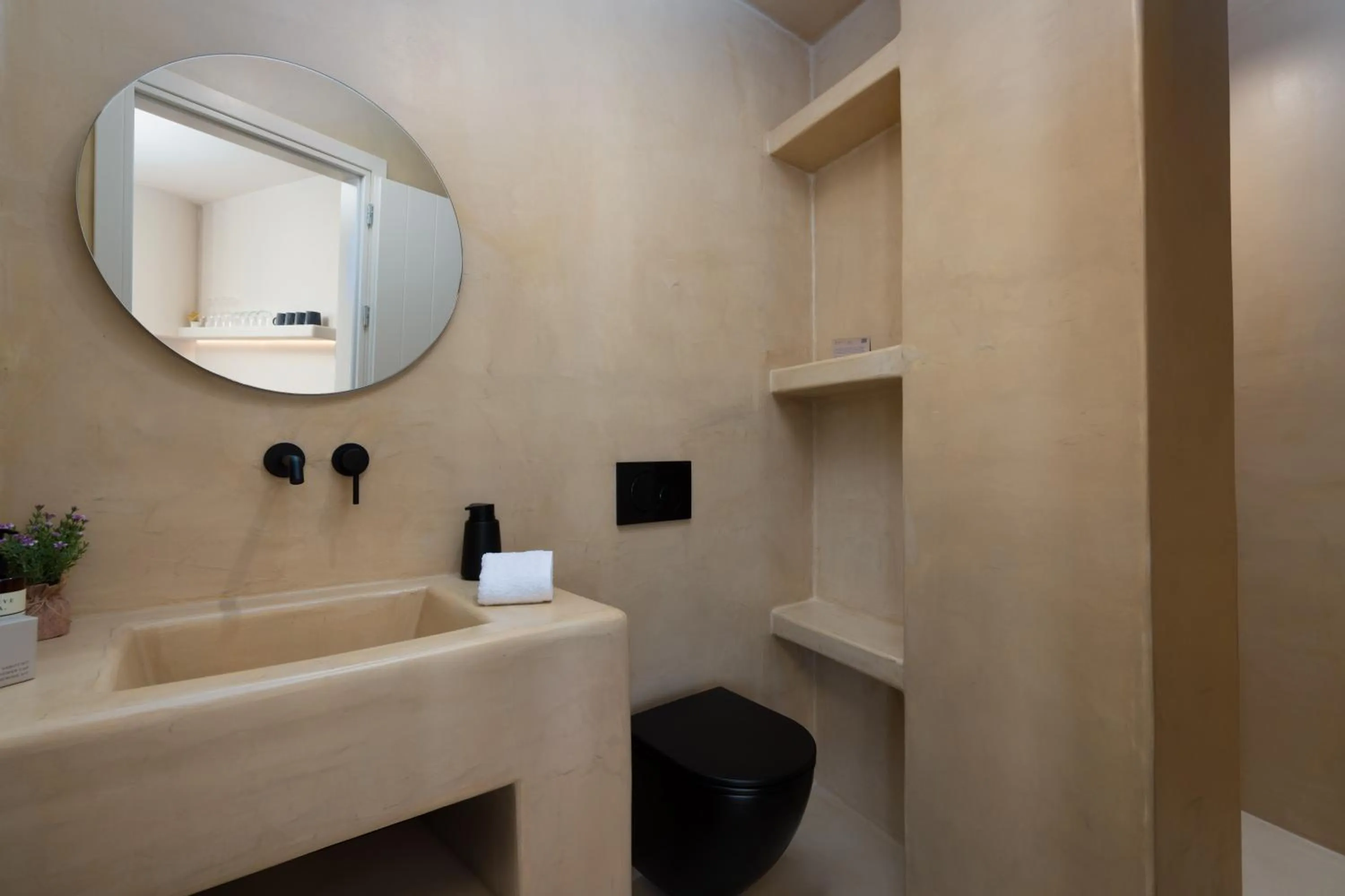 Toilet in White Orchid Boutique Apartments