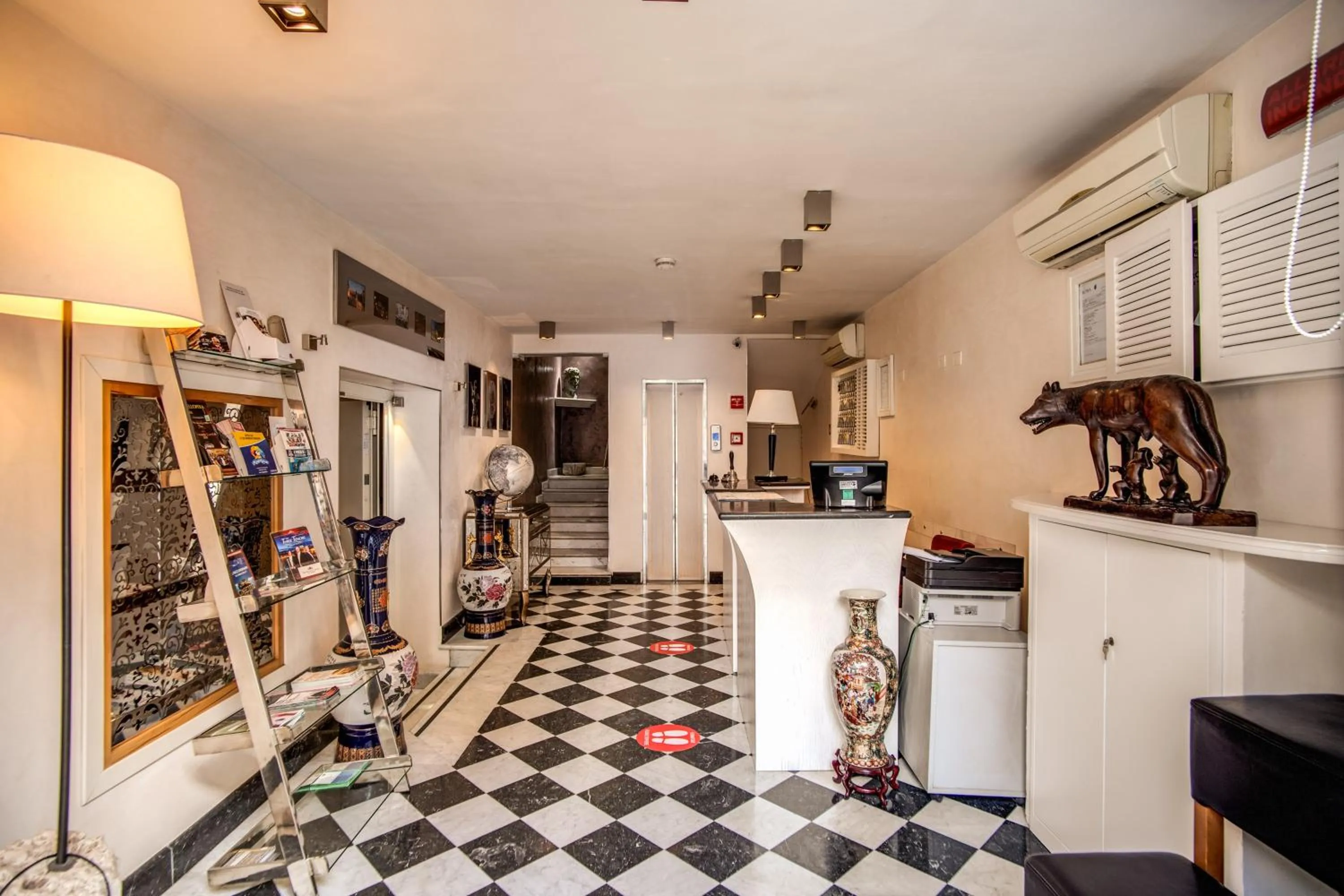 Lobby or reception in Hotel San Valentino