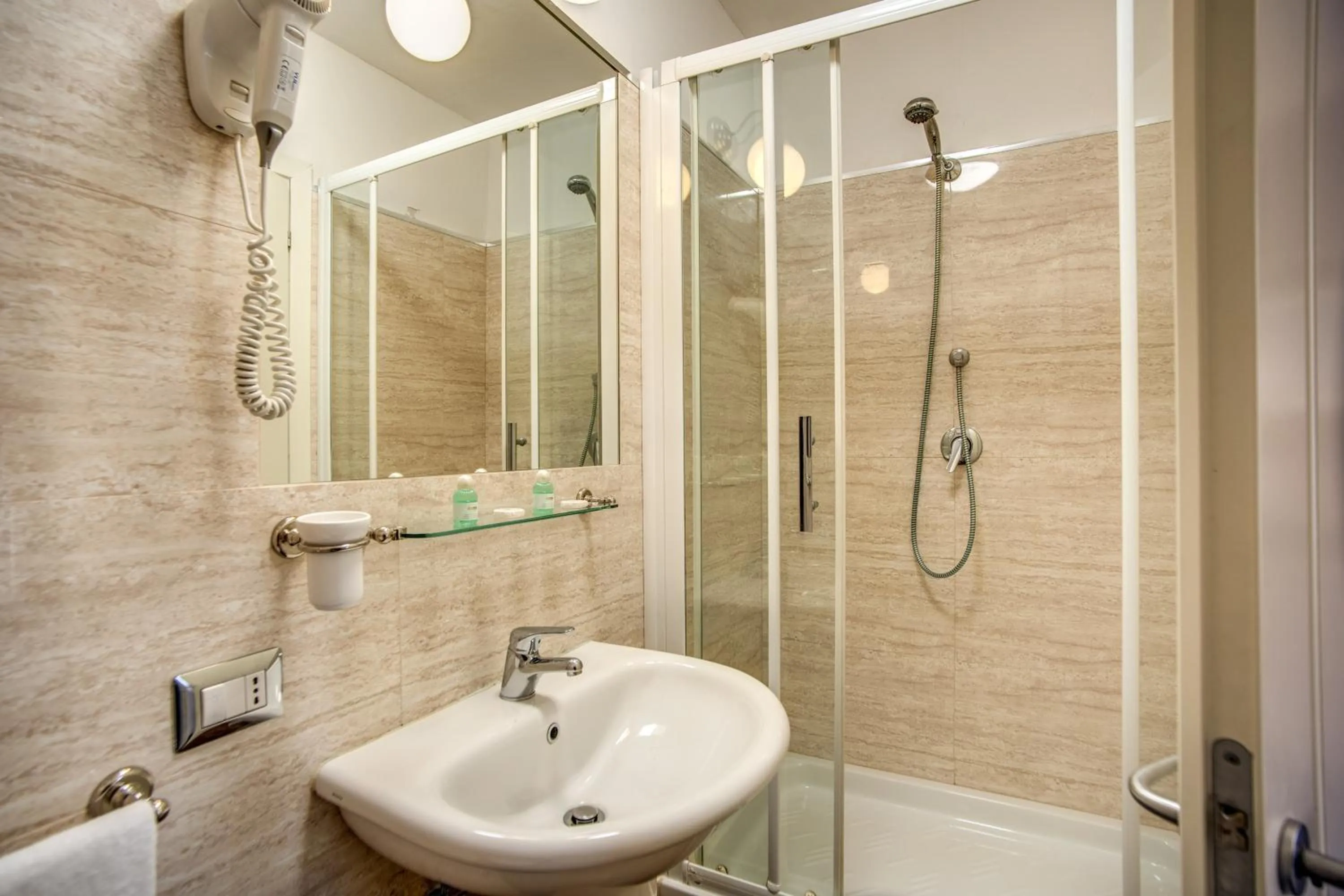 Bathroom in Hotel San Valentino