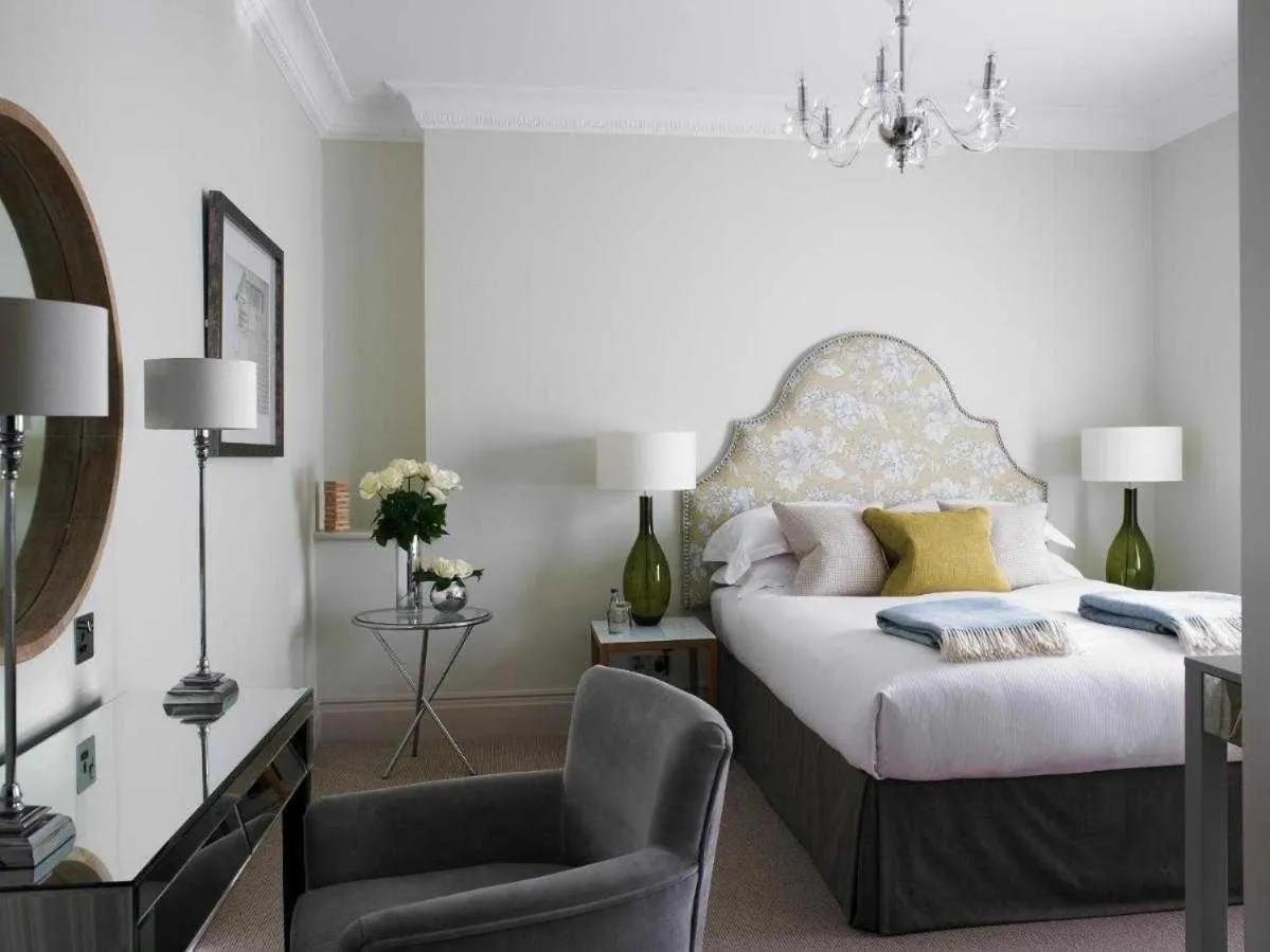 Bedroom, Bed in The Woburn