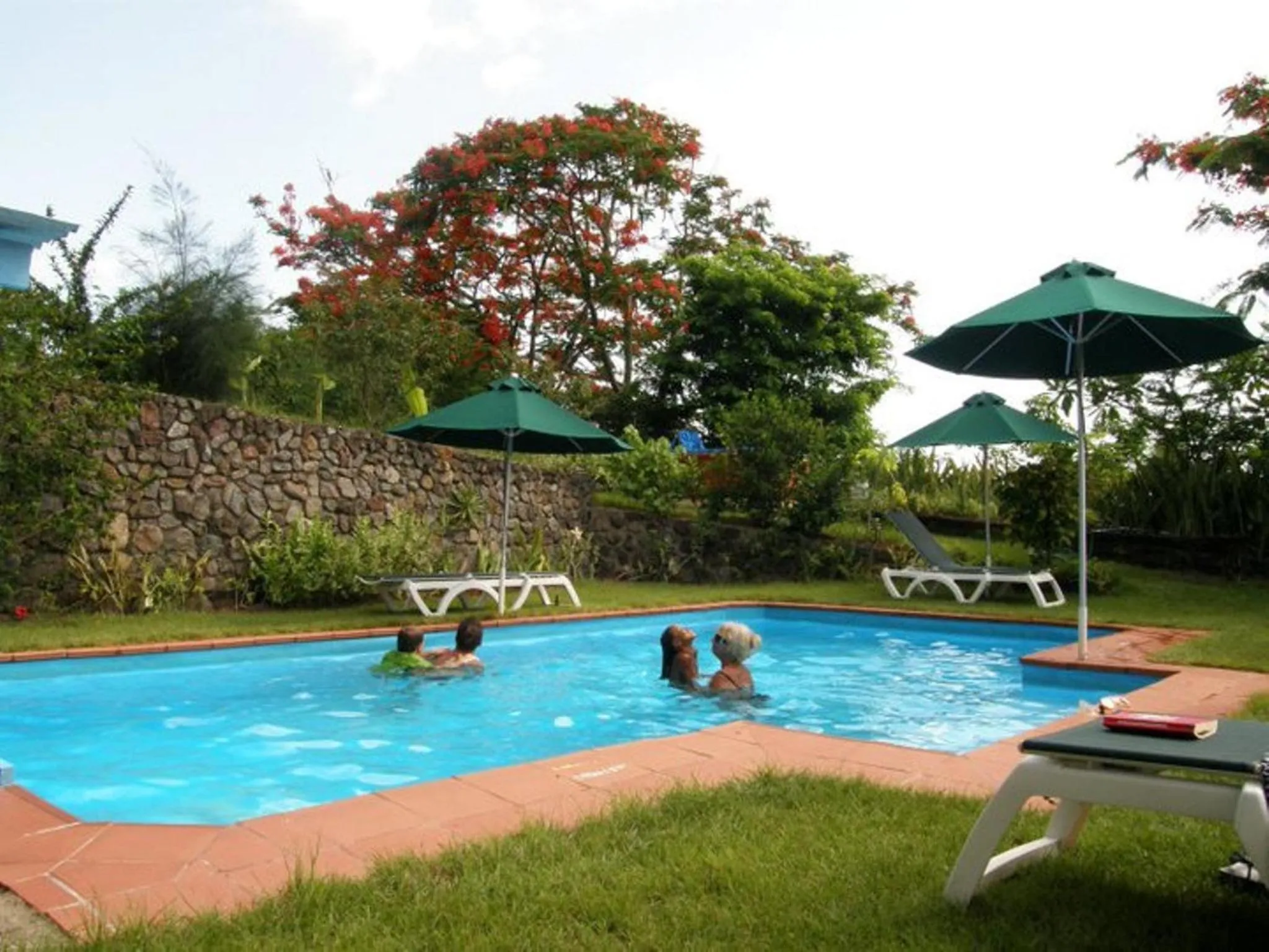 Swimming pool in Tamarind Tree Hotel