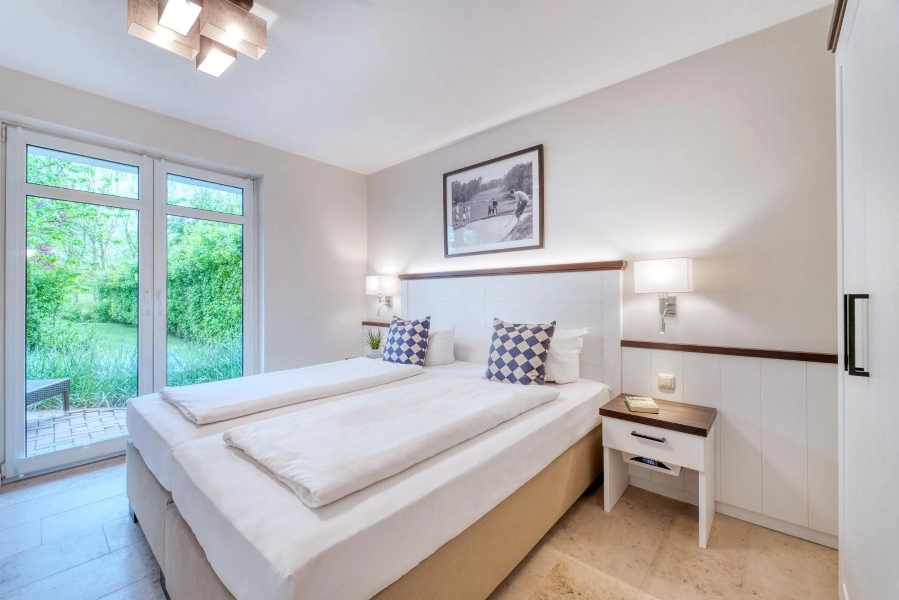 Photo of the whole room, Bed in Strandgrün Golf- & Spa Resort