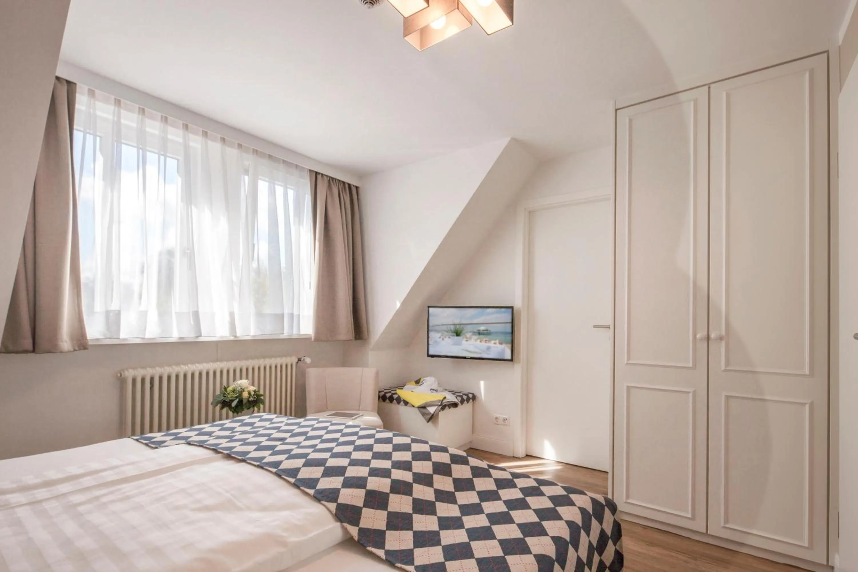 Photo of the whole room, Bed in Strandgrün Golf- & Spa Resort